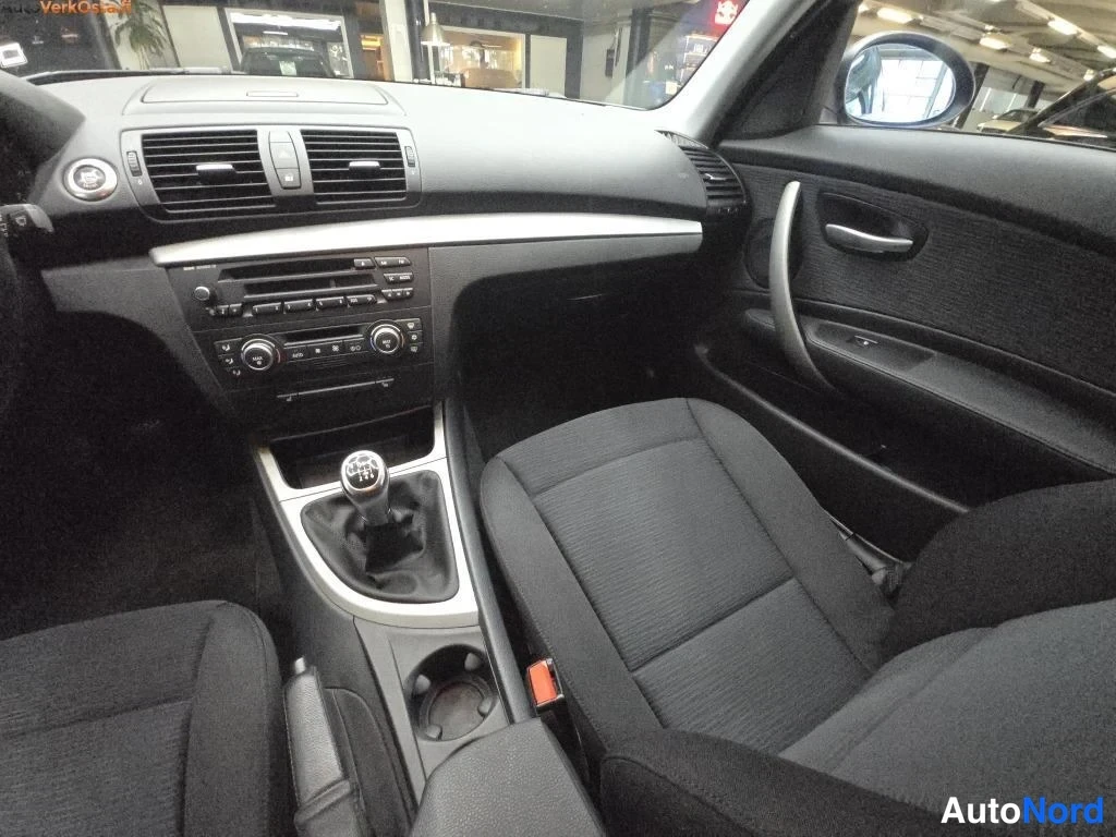 Harmaa BMW 116i 2007, ohjaamo, kuva 11