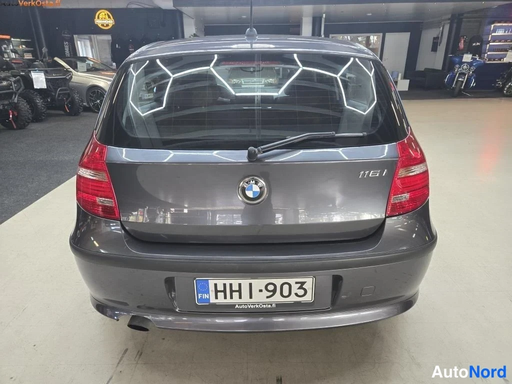 Harmaa BMW 116i 2007, takaa, kuva 6