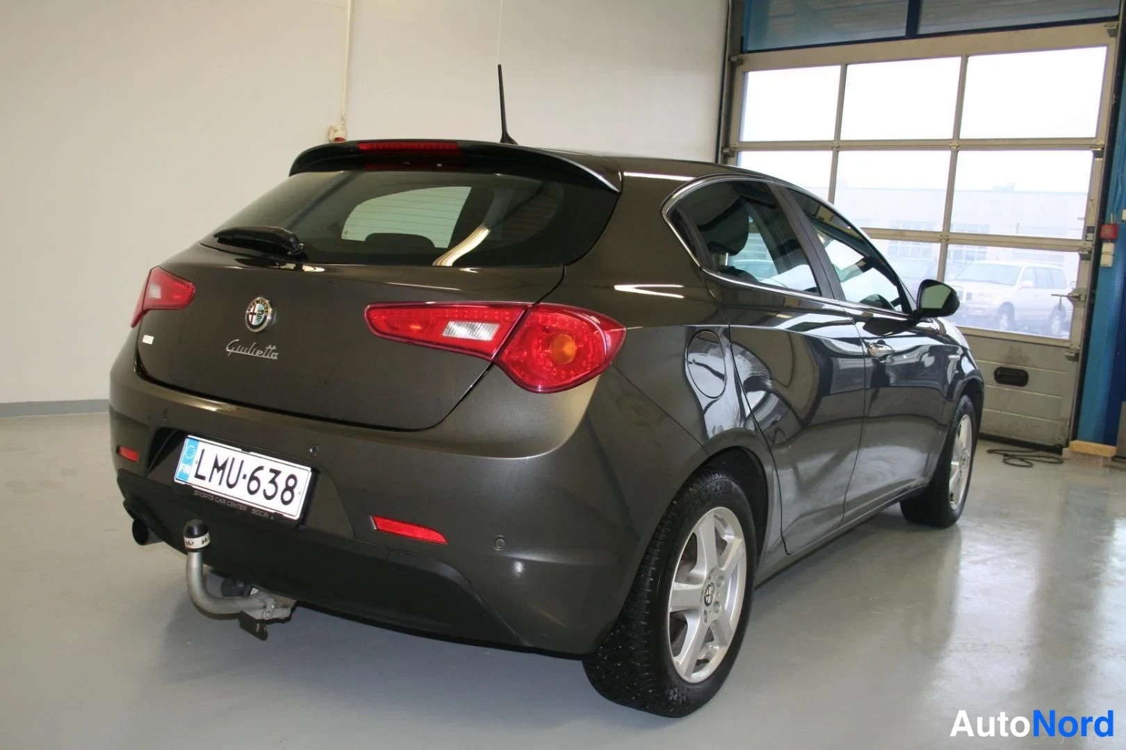 Harmaa Alfa Romeo Giulietta 2016, takaviisto, kuva 7