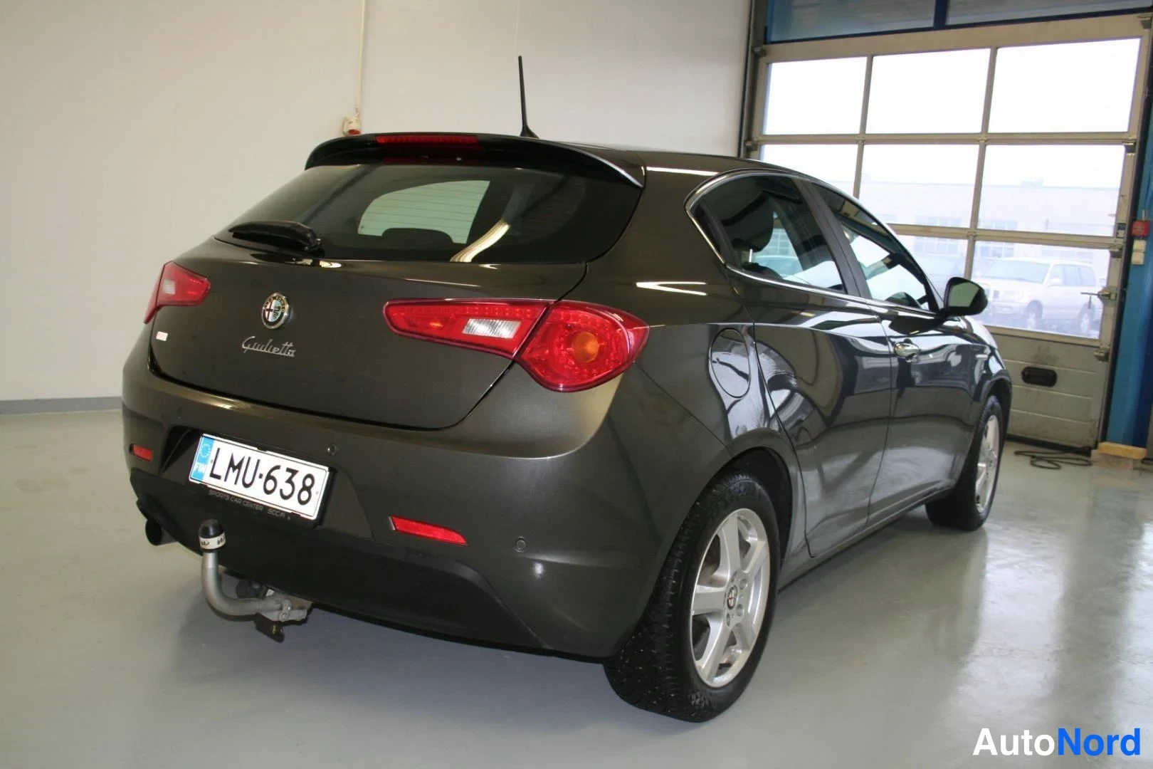Harmaa Alfa Romeo Giulietta 2016, takaviisto, kuva 8