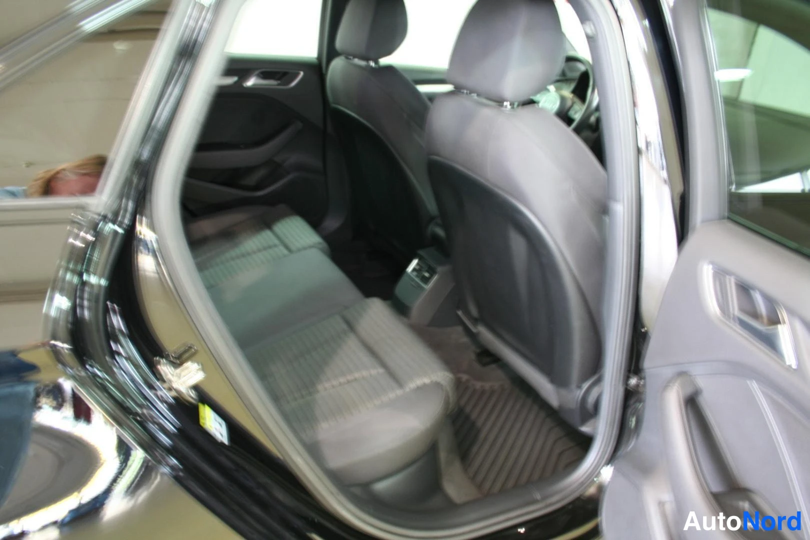 Musta Audi A3 2019, takaistuimet, kuva 15