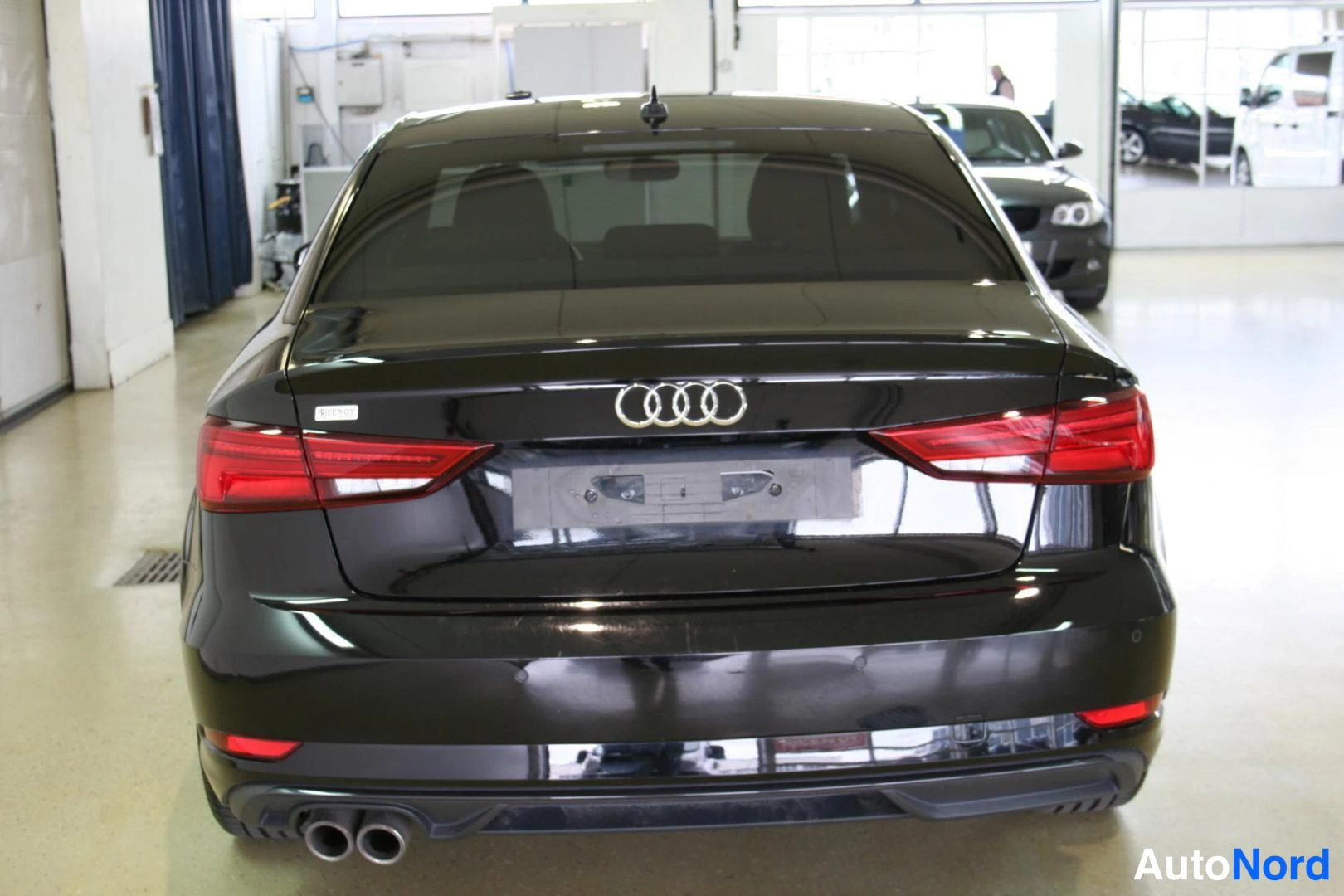 Musta Audi A3 2019, takaa, kuva 4