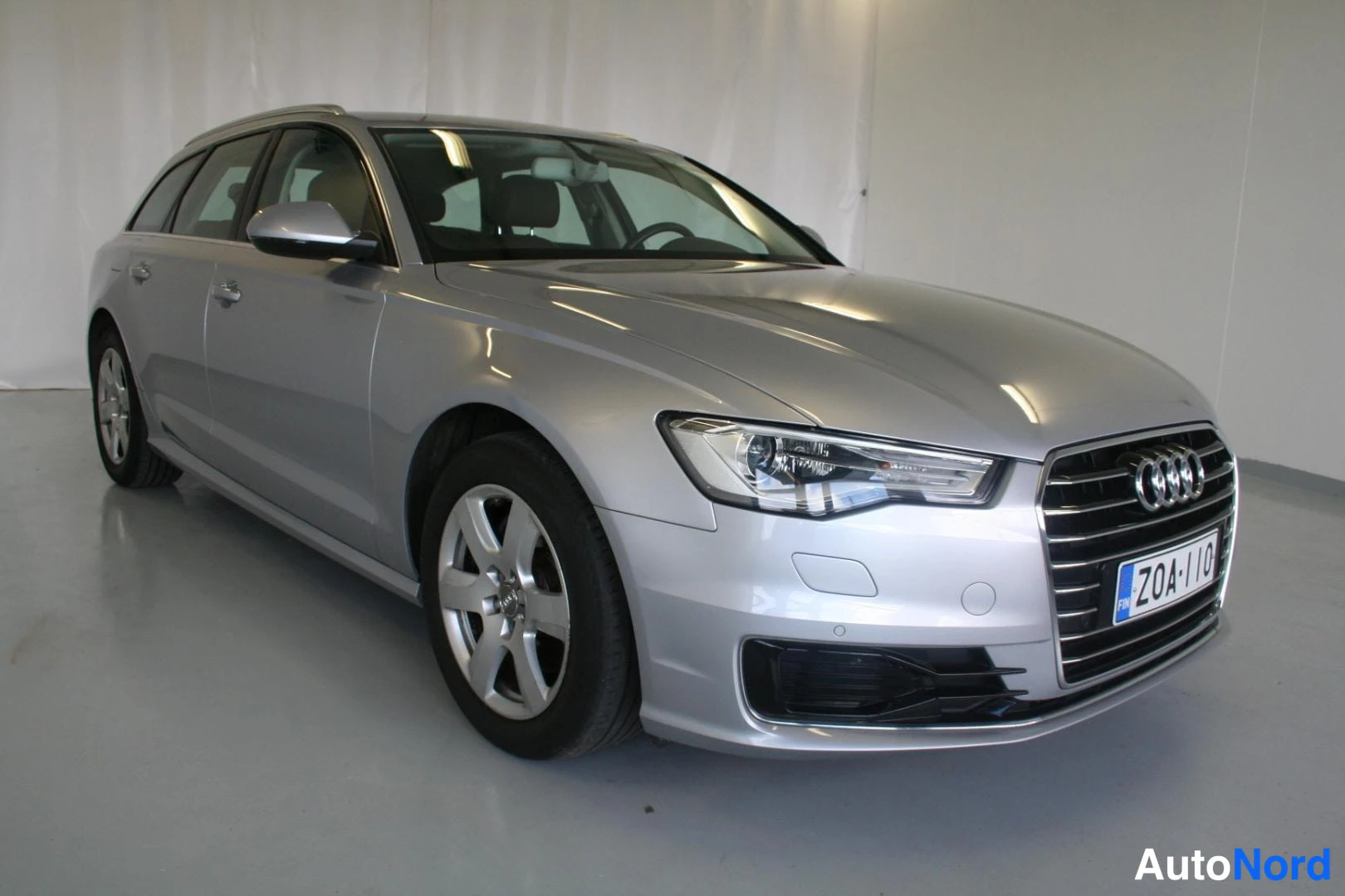 Hopea Audi A6 Avant 2016, etuviisto, keula oikealle, kuva 5