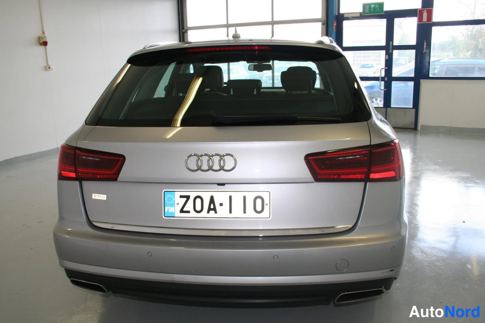 Hopea Audi A6 Avant 2016, takaa, kuva 12