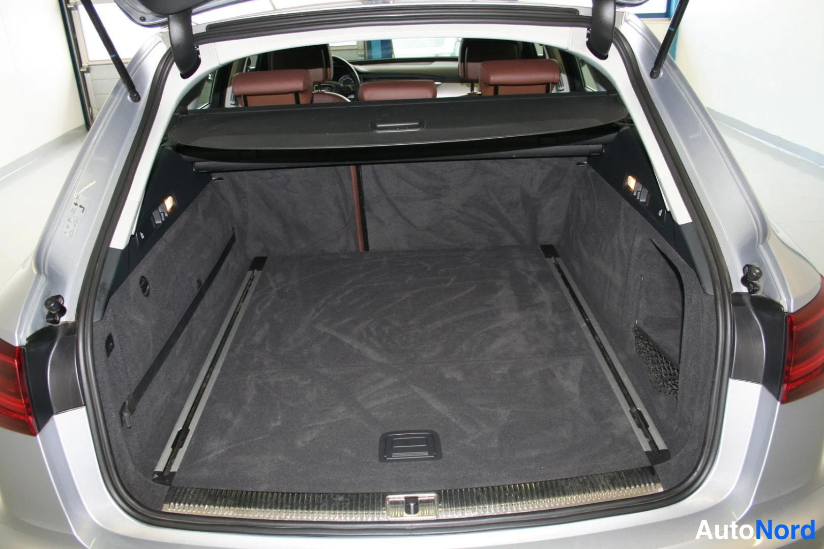 Hopea Audi A6 Avant 2016, tavaratila, kuva 23