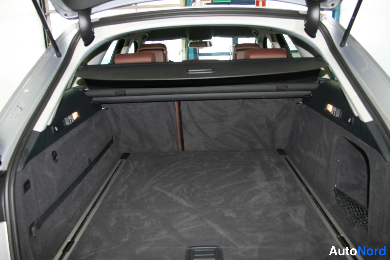 Hopea Audi A6 Avant 2016, tavaratila, kuva 24