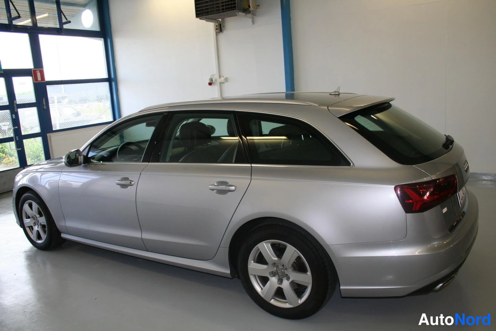 Hopea Audi A6 Avant 2016, takaviisto, kuva 8