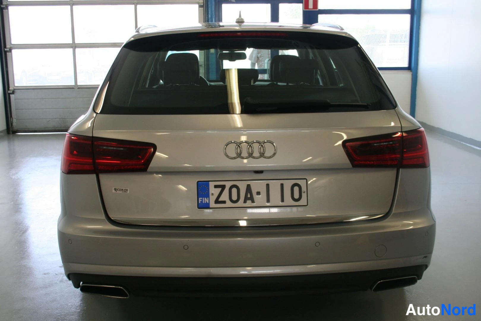 Hopea Audi A6 Avant 2016, takaa, kuva 11