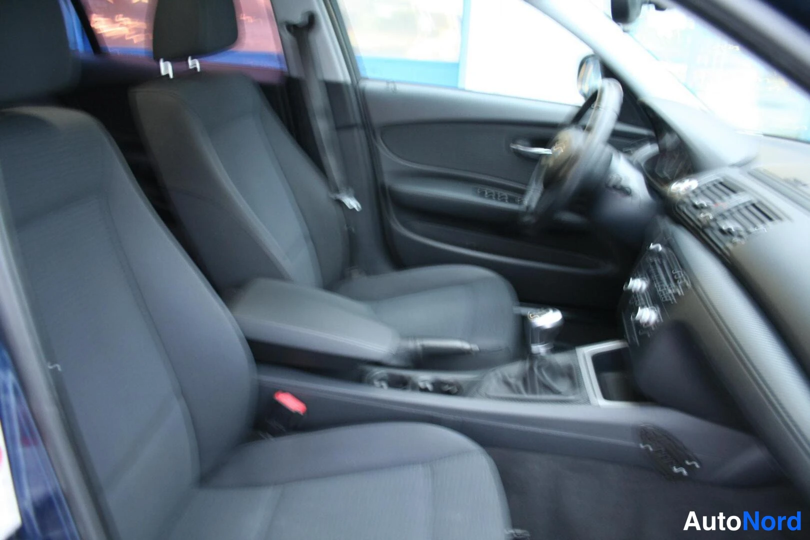 Sininen BMW 116i 2011, etuistuimet, kuva 20