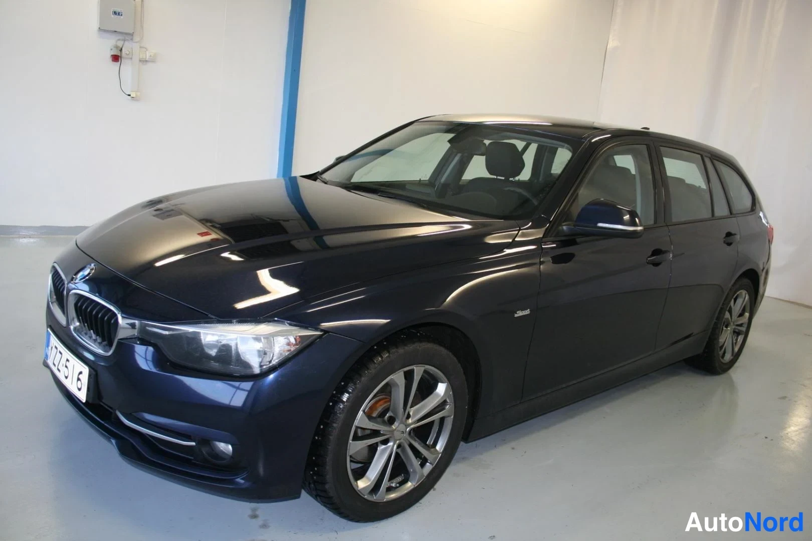 BMW 318d Model Sport Touring 2016