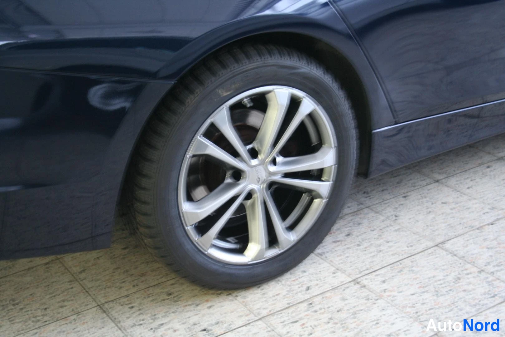 Sininen BMW 318d 2016, yksityiskohta, kuva 22