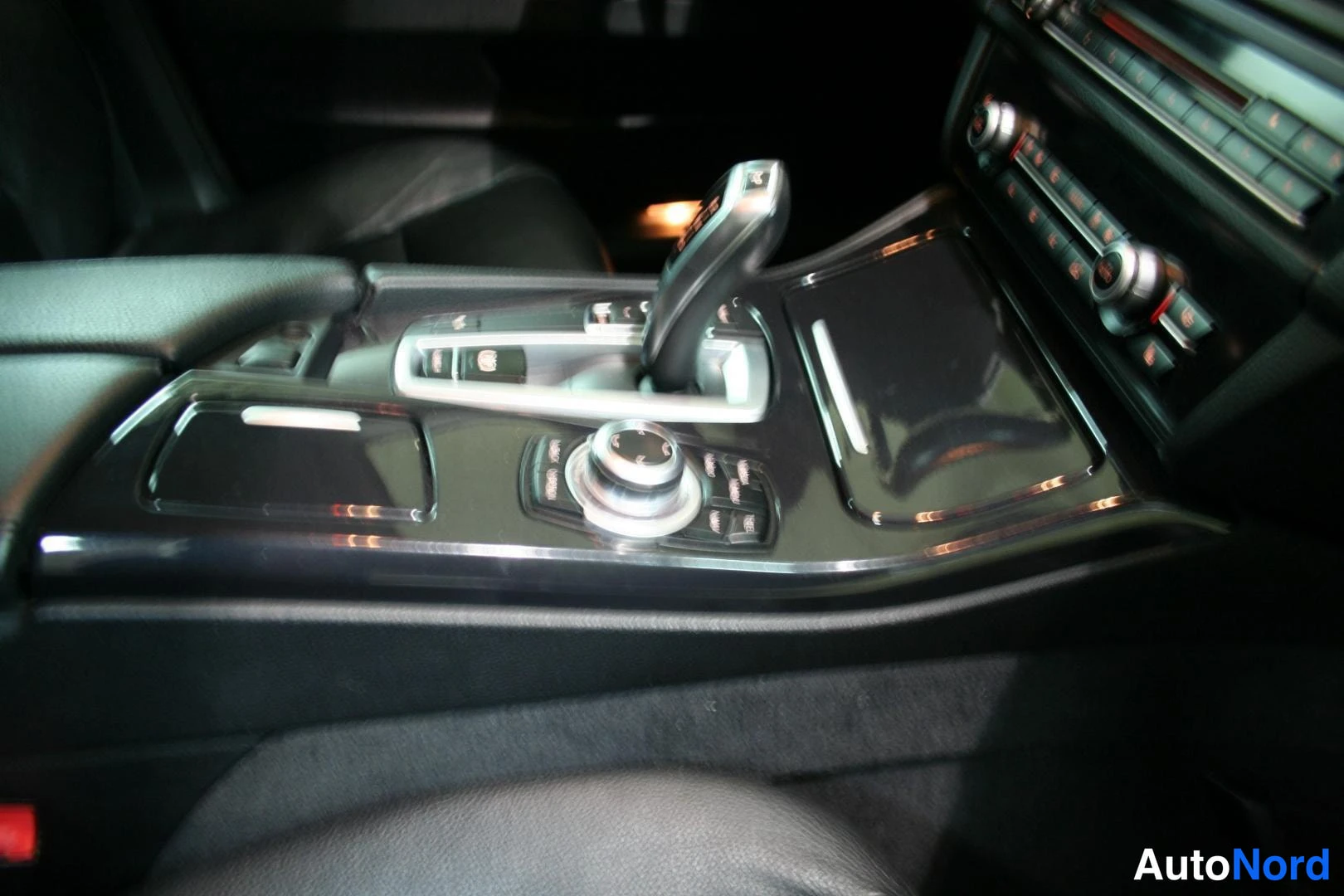 Harmaa BMW 520d 2013, yksityiskohta, kuva 13