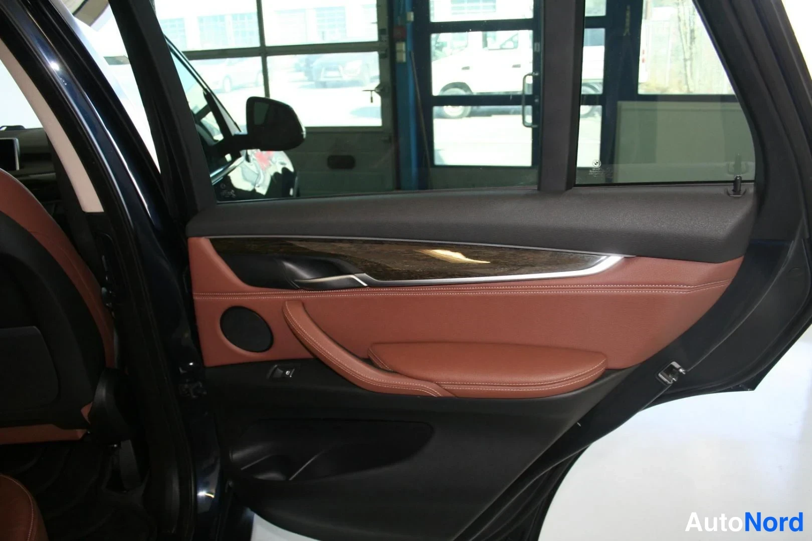 Blå BMW X5 xDrive40e 2017, detalj, bild 18