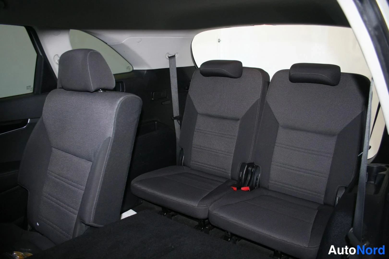 Silver Kia Sorento 2017, baksäten, bild 14