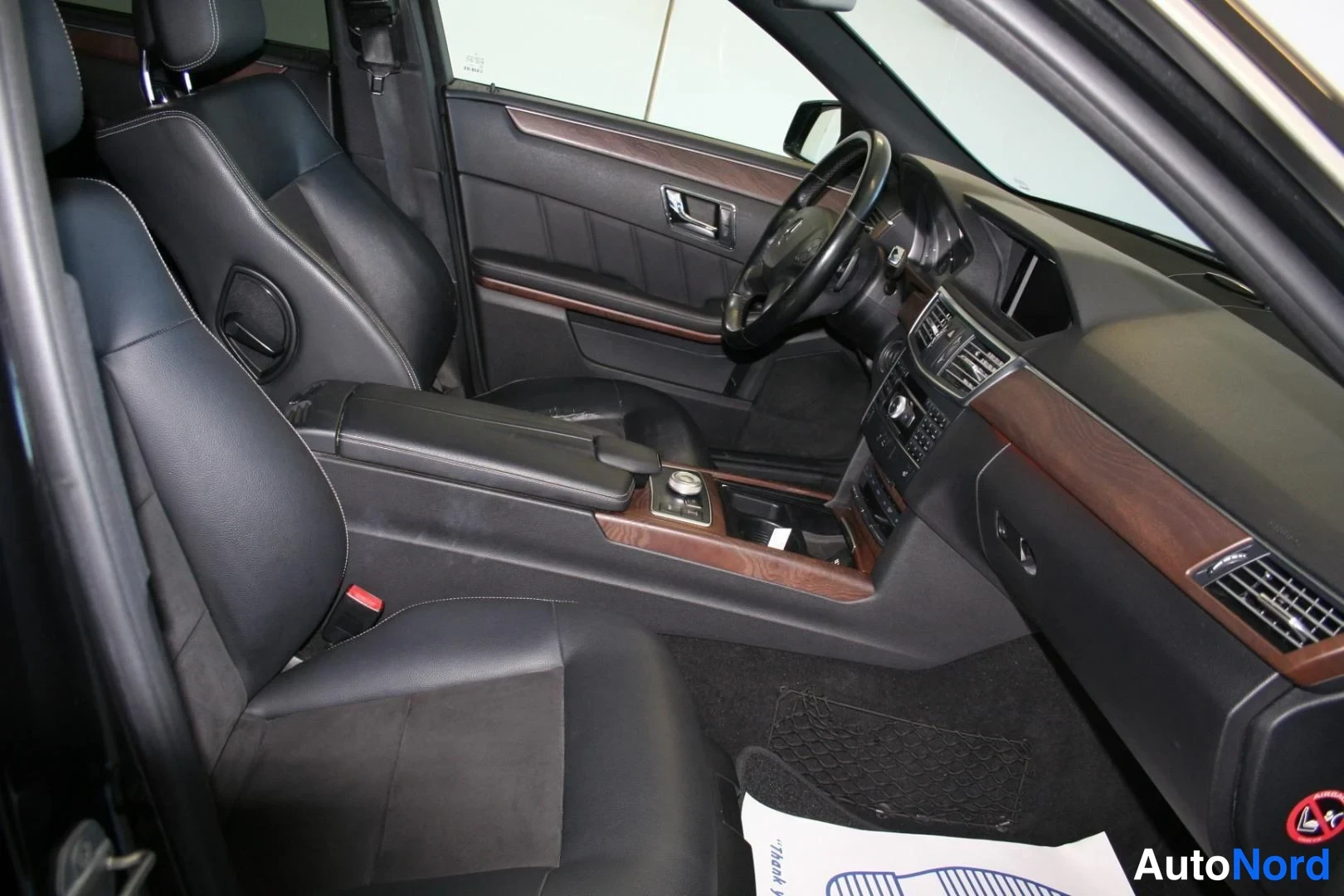 Musta Mercedes-Benz E 350 CDI 4MATIC 2011, etuistuimet, kuva 14