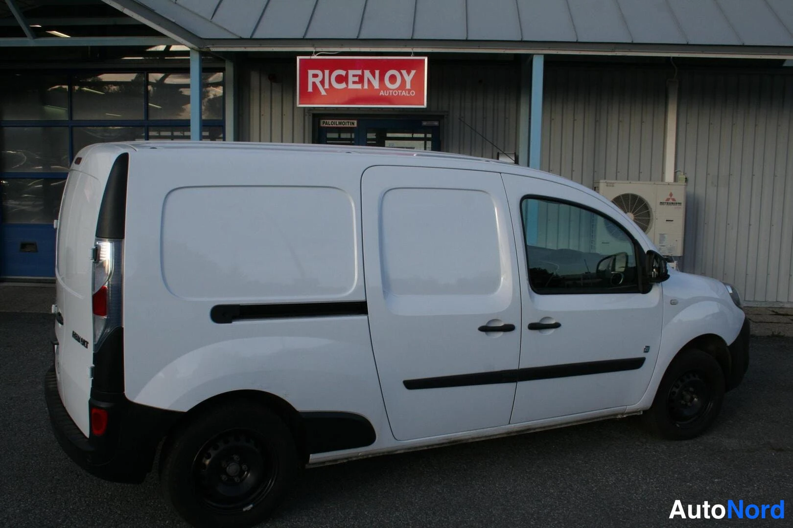 Valkoinen Renault Kangoo Express 2016, takaviisto, kuva 5