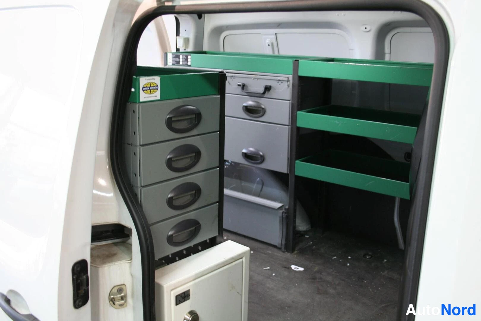 Valkoinen Renault Kangoo Express 2016, tavaratila, kuva 12