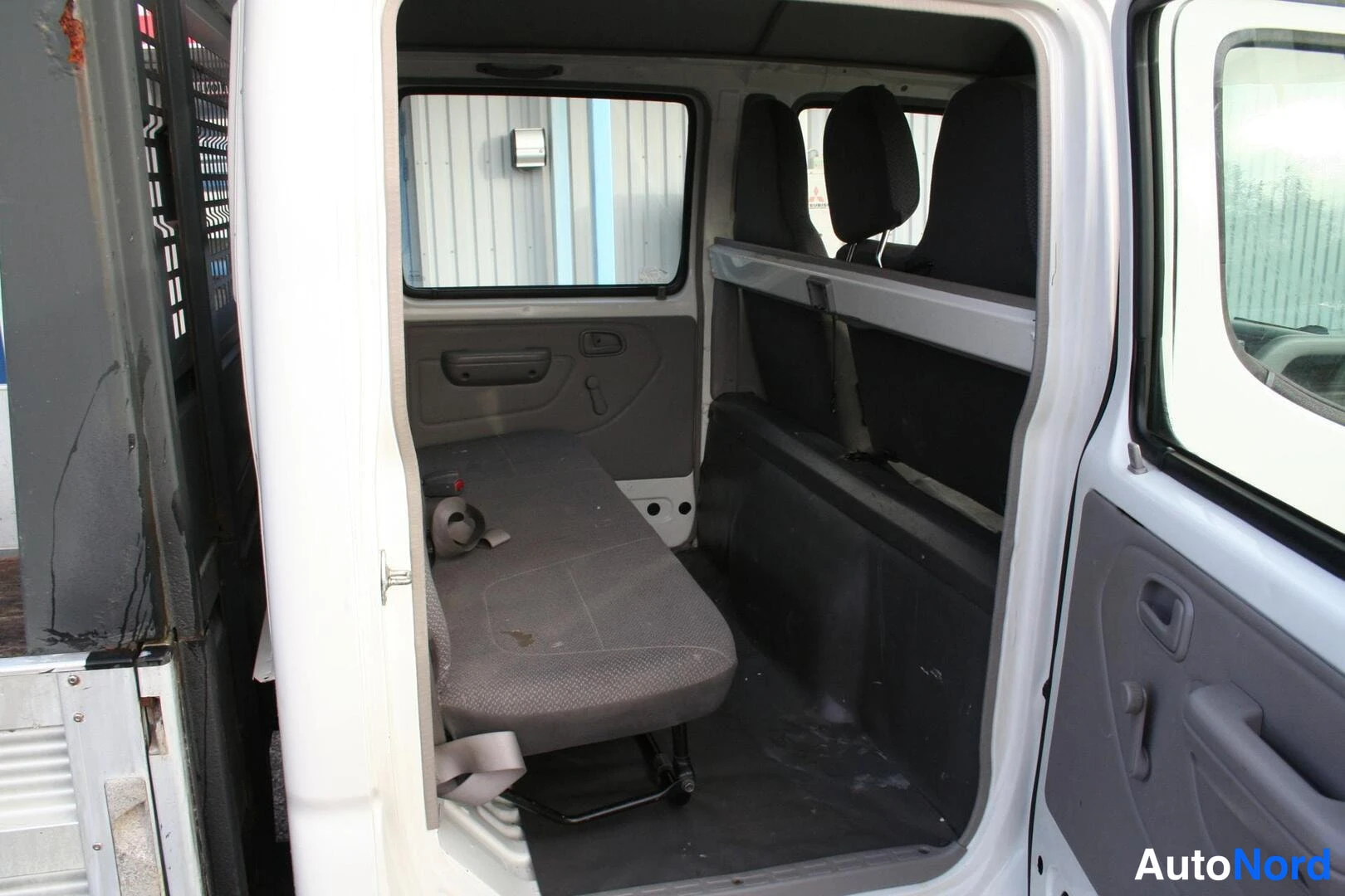 Vit Toyota Dyna 2009, baksäten, bild 12