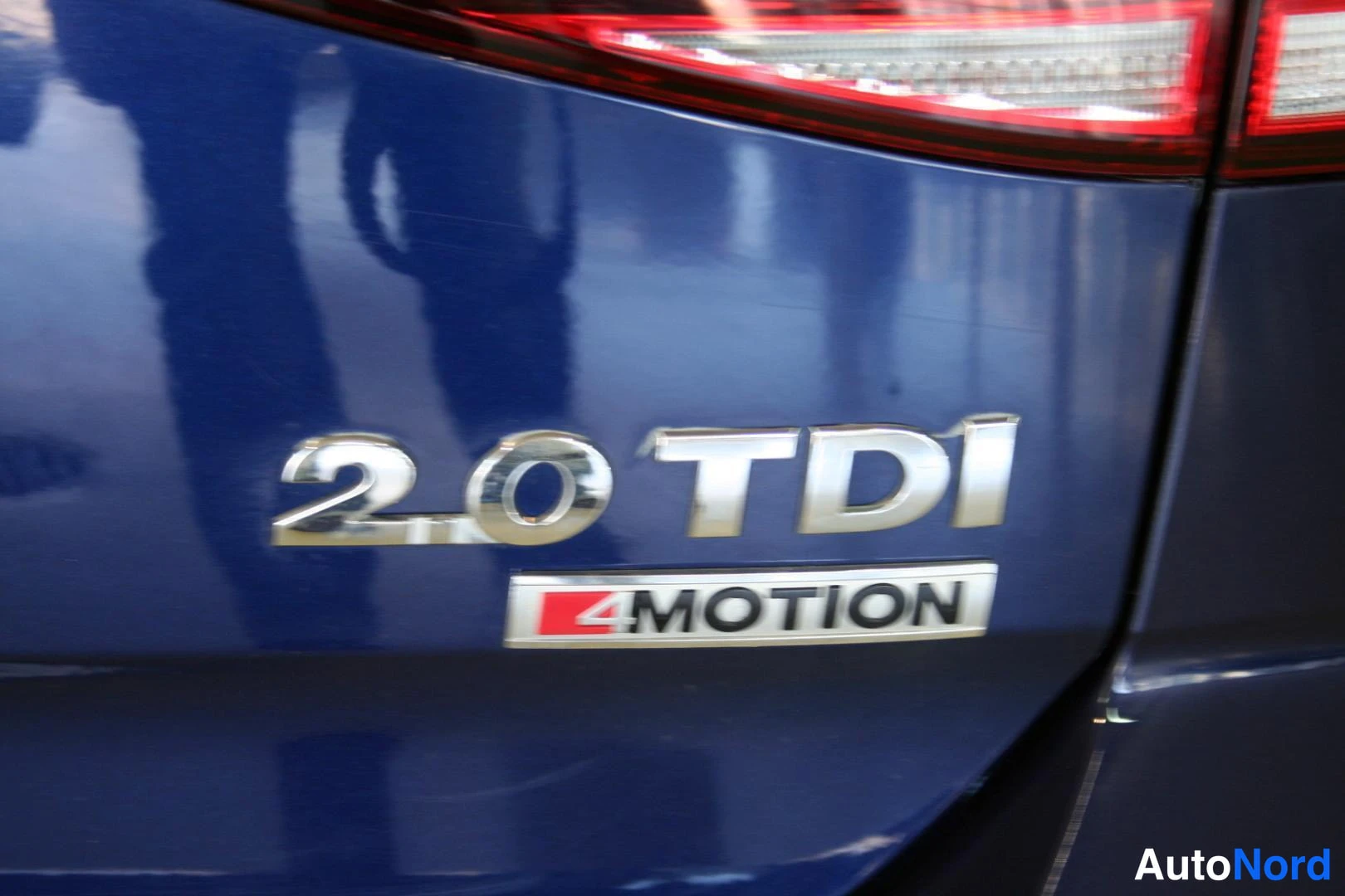 Sininen Volkswagen Golf 2018, yksityiskohta, kuva 24