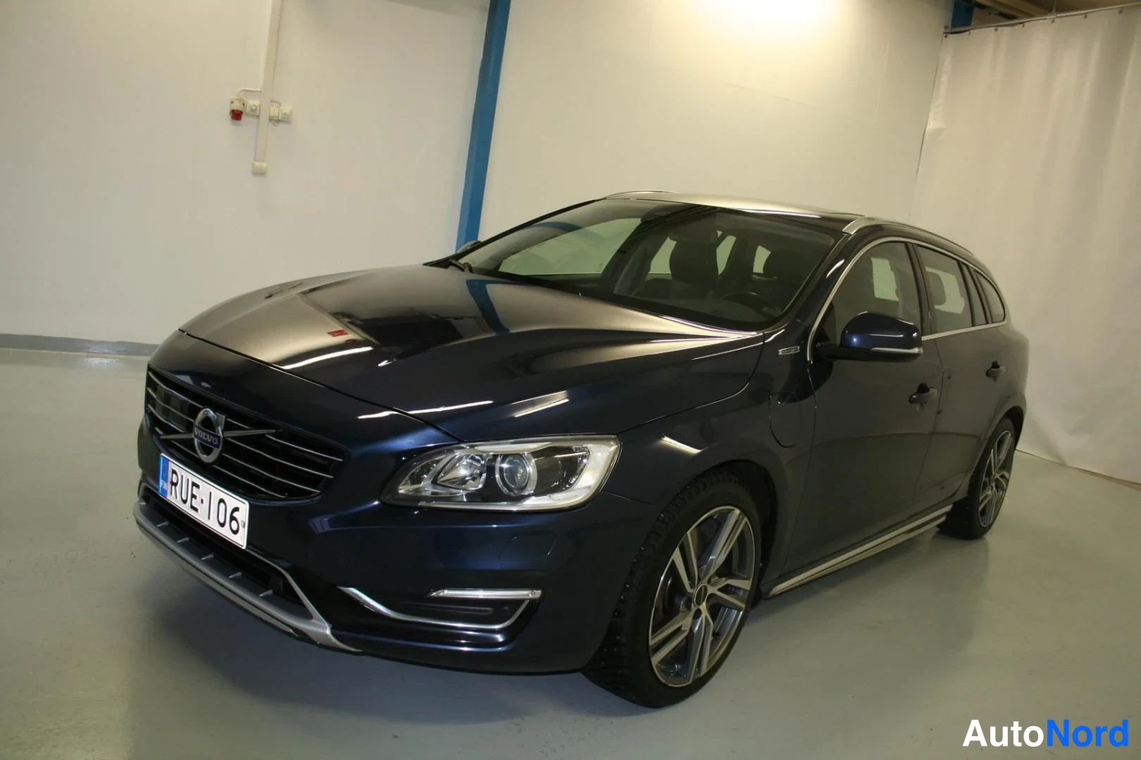 Volvo V60 D6 2013