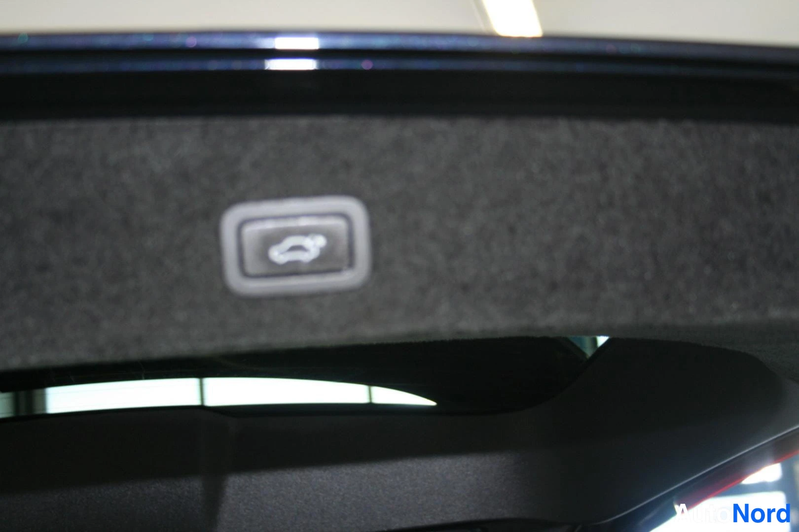 Blå Volvo V70 2016, detalj, bild 22