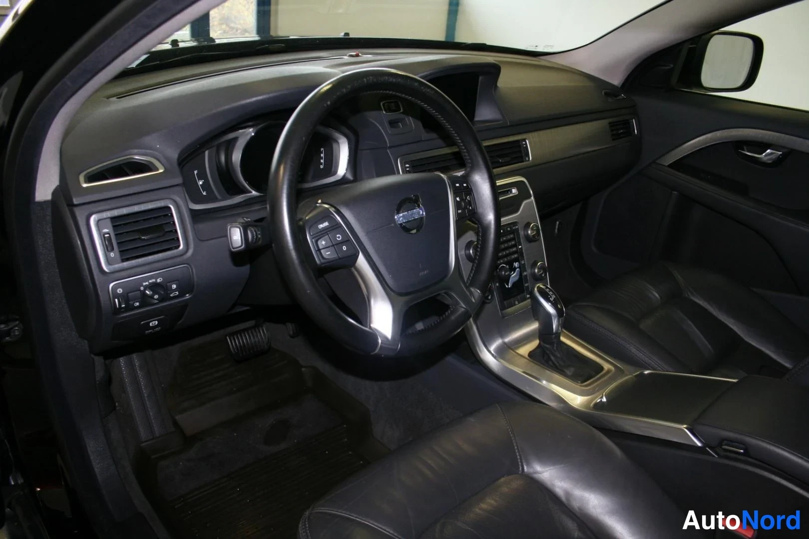Svart Volvo XC70 2014, förarplats, bild 7