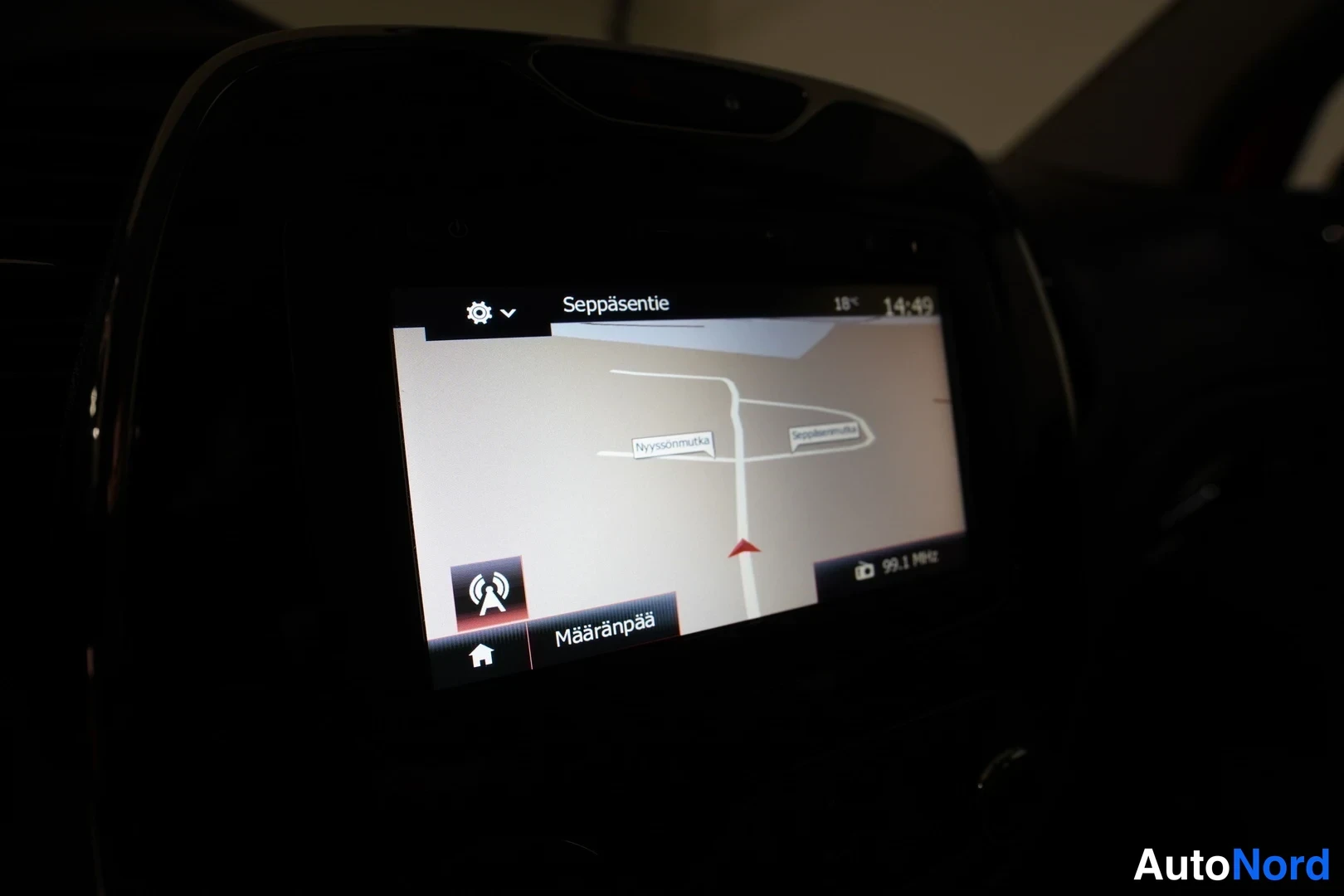 Punainen Renault Captur 2016, yksityiskohta, kuva 14