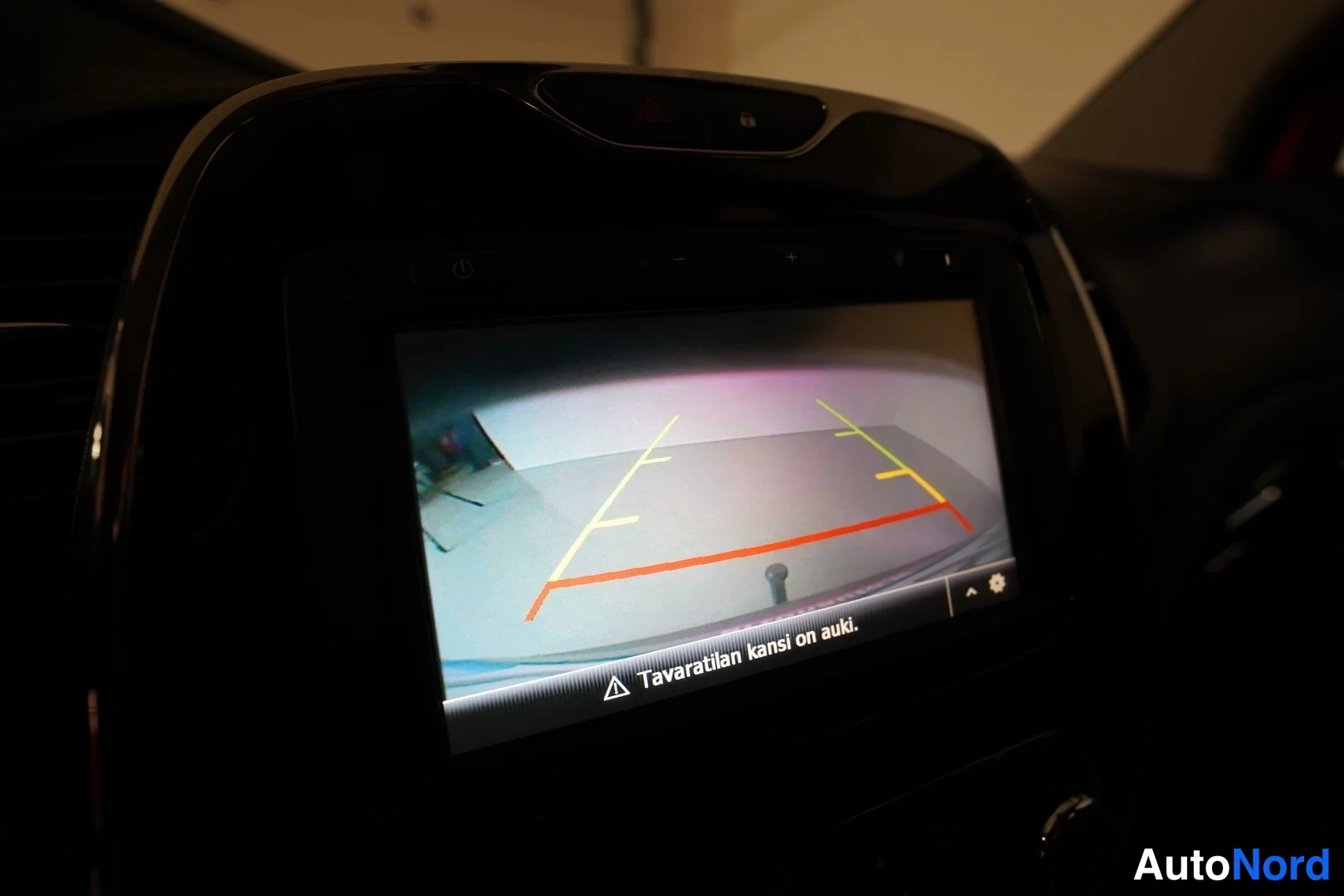 Punainen Renault Captur 2016, yksityiskohta, kuva 15