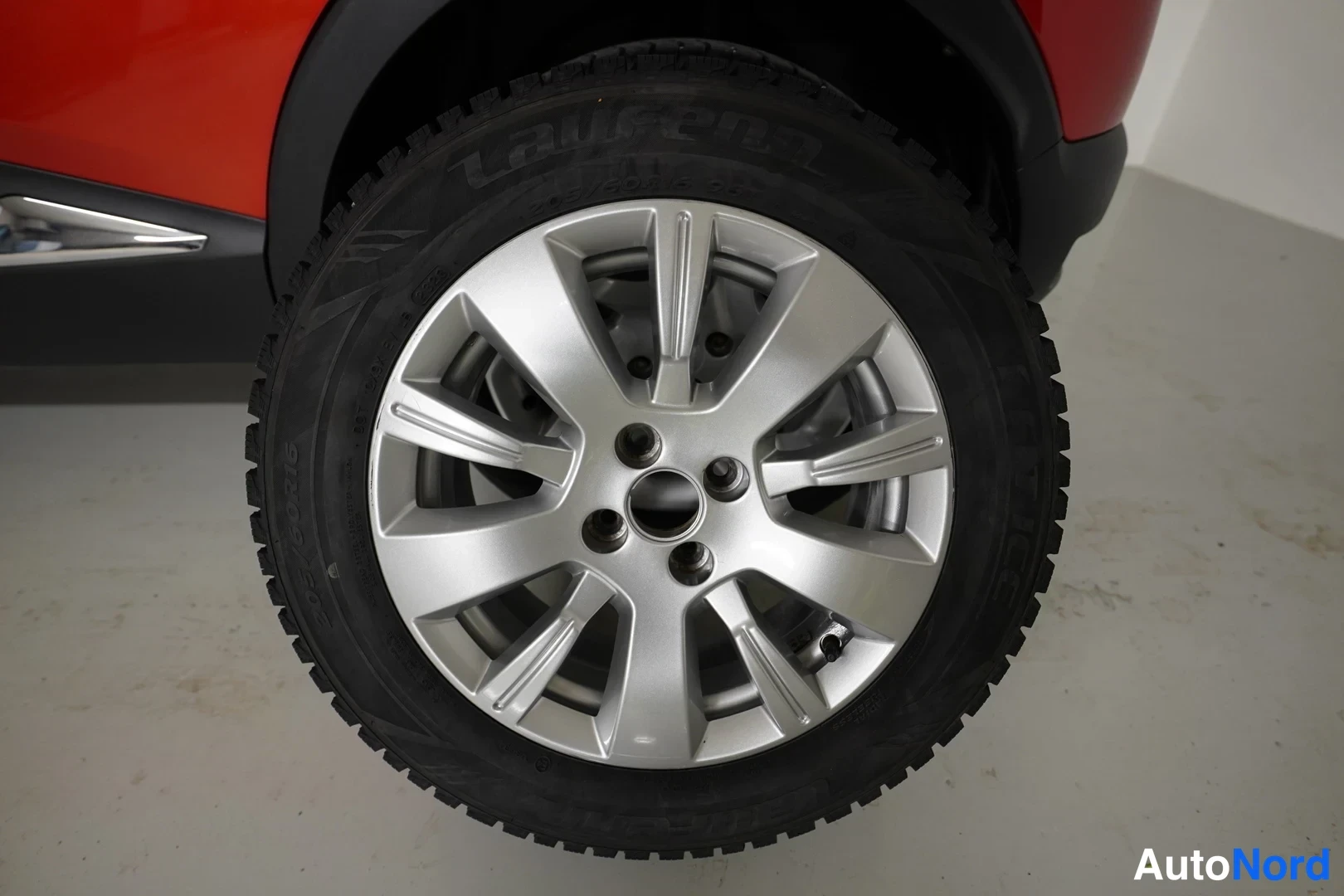 Punainen Renault Captur 2016, yksityiskohta, kuva 13