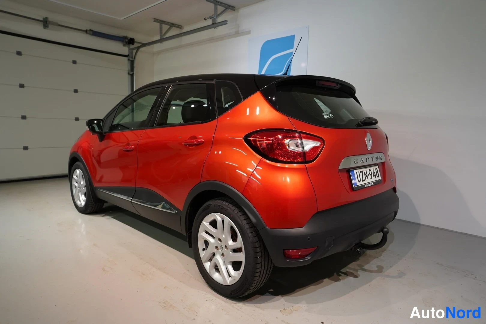 Punainen Renault Captur 2016, takaviisto, kuva 5
