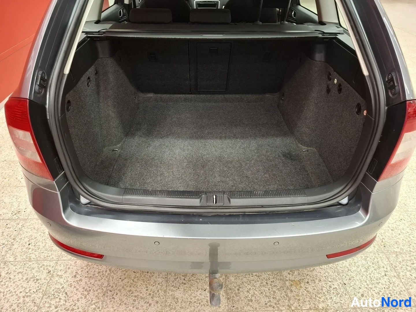 Hopea Skoda Octavia 2013, tavaratila, kuva 10