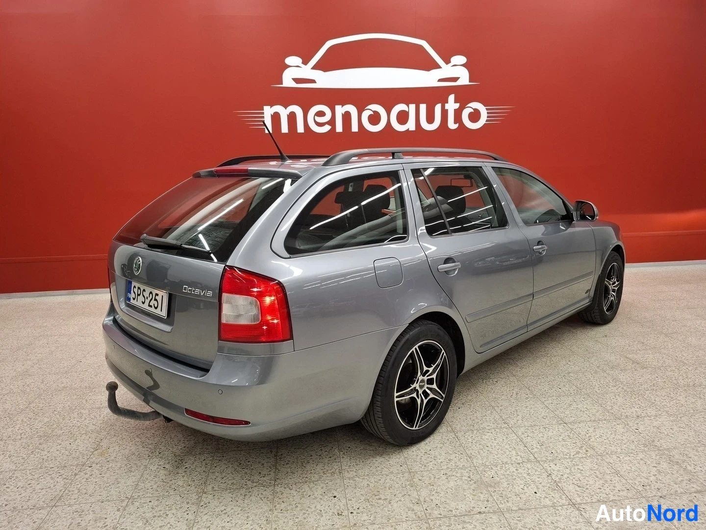 Hopea Skoda Octavia 2013, takaviisto, kuva 6