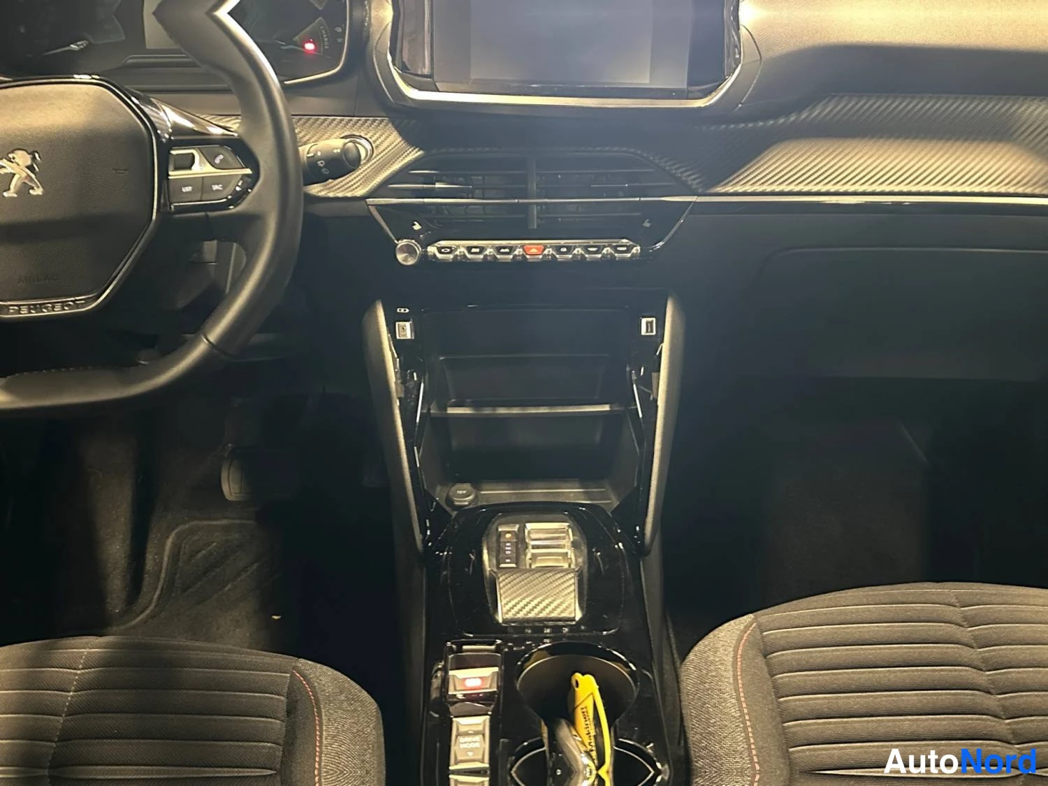 Oranssi Peugeot E-2008 2023, yksityiskohta, kuva 26