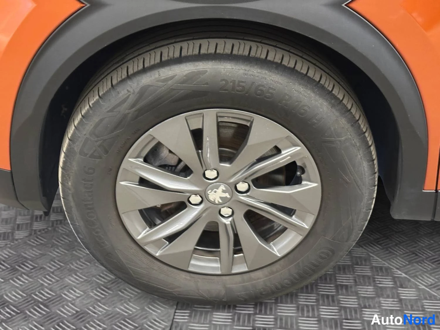 Oranssi Peugeot E-2008 2023, yksityiskohta, kuva 14