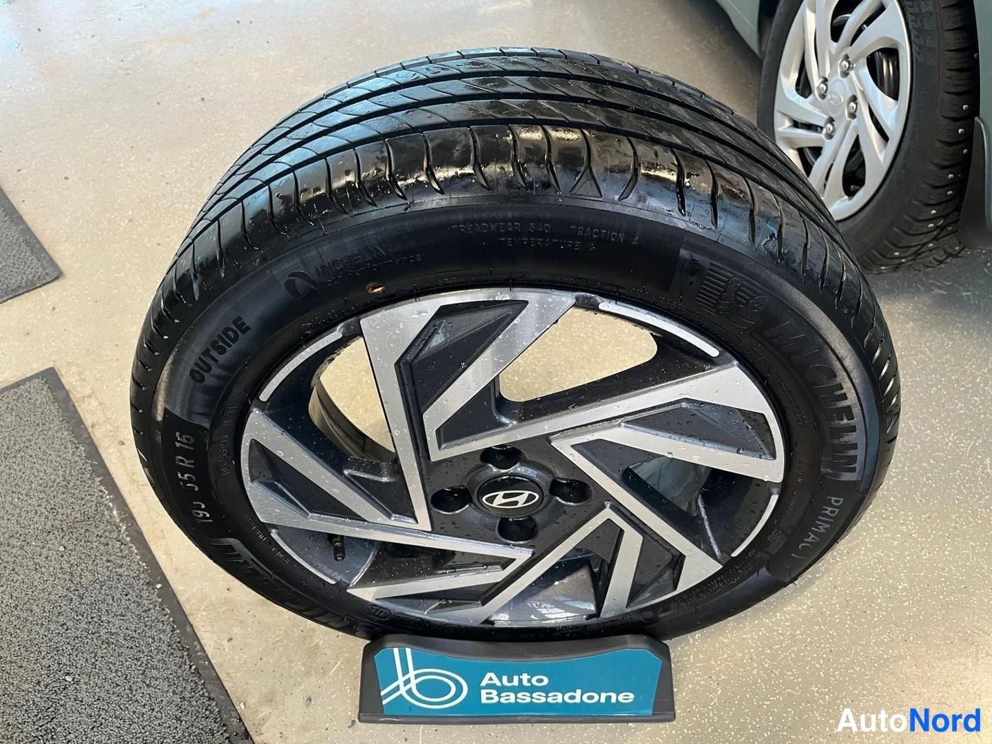 Valkoinen Hyundai i20 2024, yksityiskohta, kuva 17