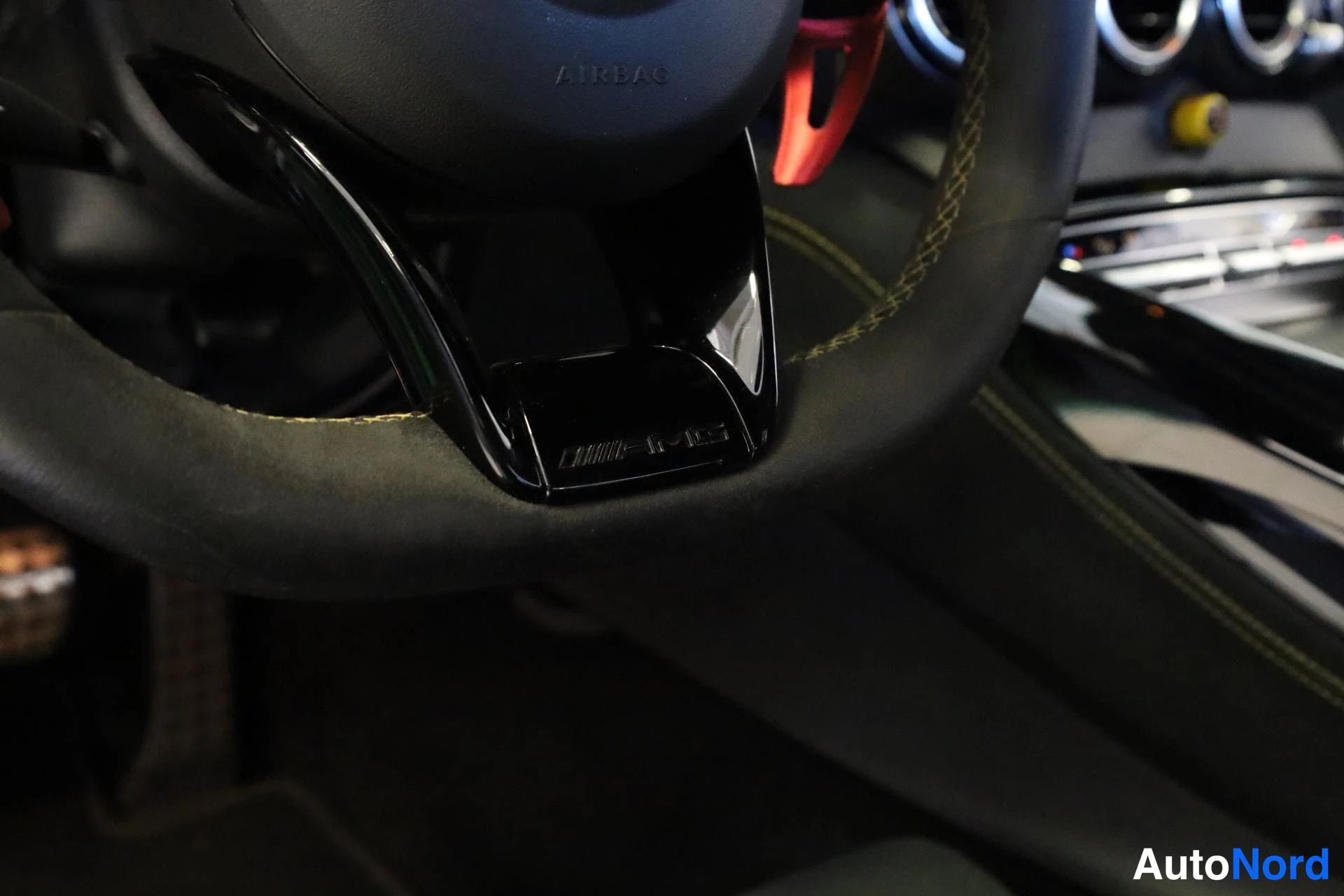 Vihreä Mercedes-Benz AMG GT R 2016, yksityiskohta, kuva 21