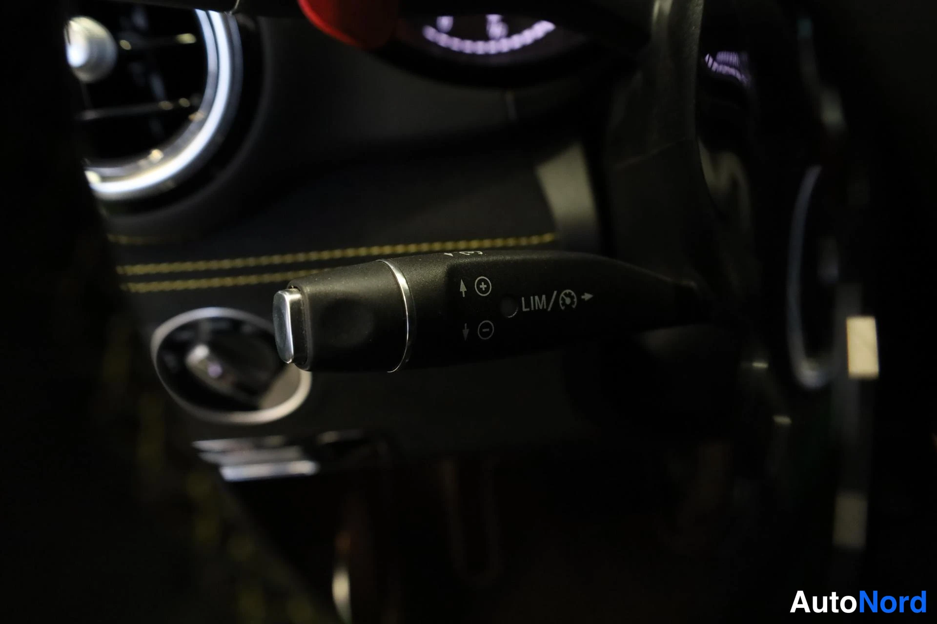 Vihreä Mercedes-Benz AMG GT R 2016, yksityiskohta, kuva 30