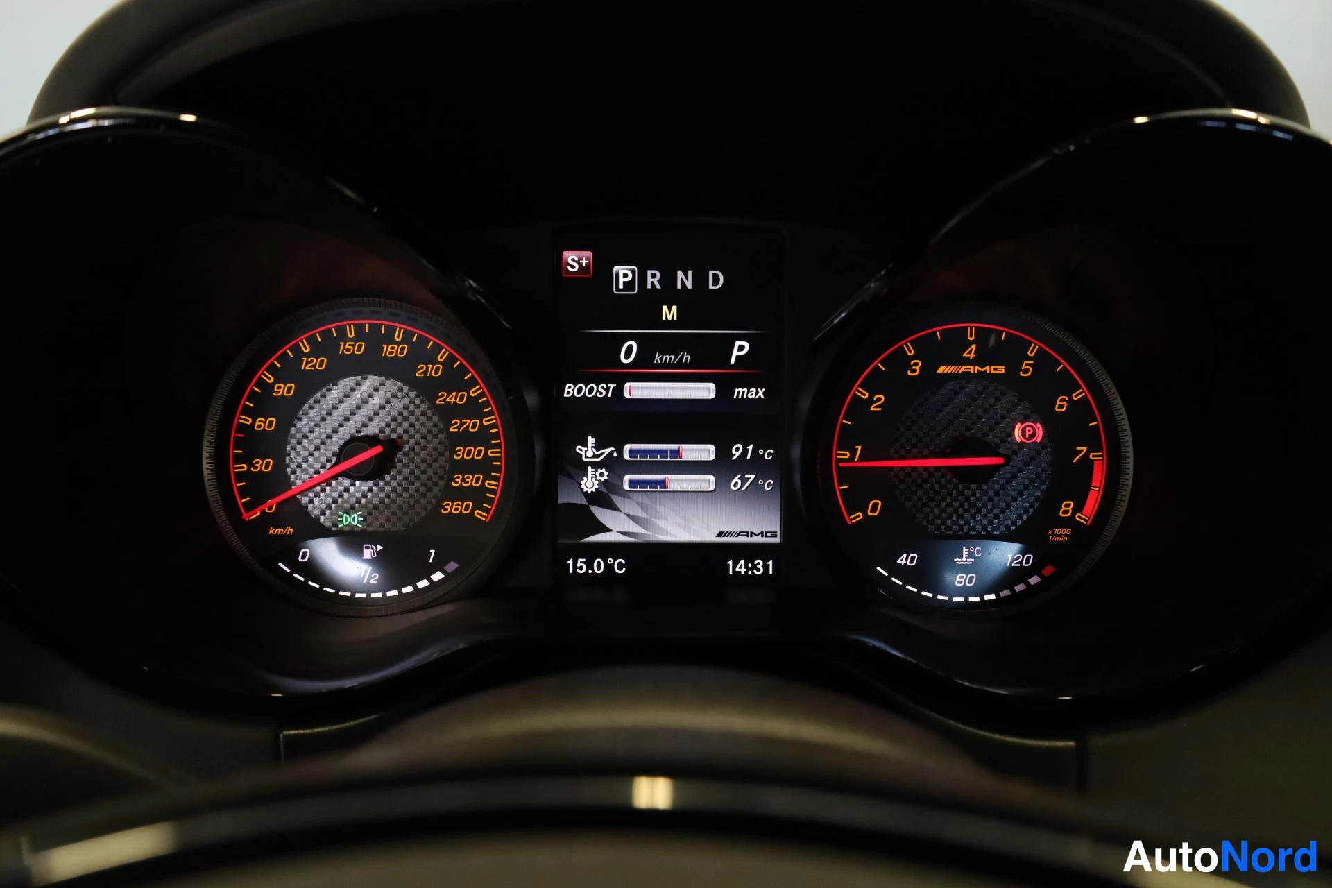 Vihreä Mercedes-Benz AMG GT R 2016, yksityiskohta, kuva 22