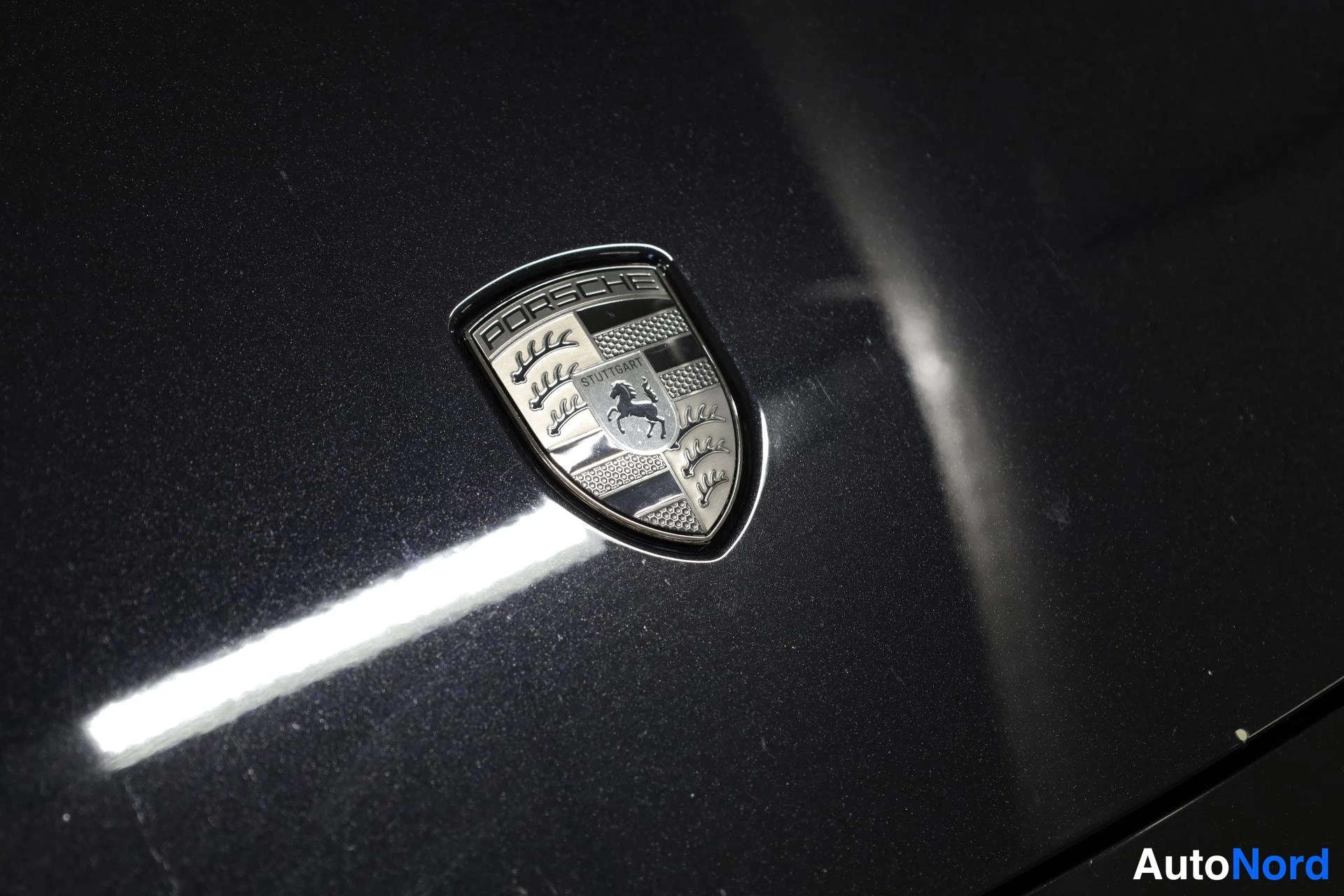 Musta Porsche Taycan 2024, yksityiskohta, kuva 25