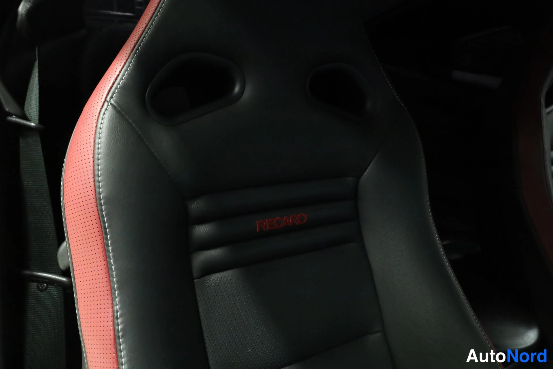 Svart Nissan GT-R 2016, detalj, bild 25