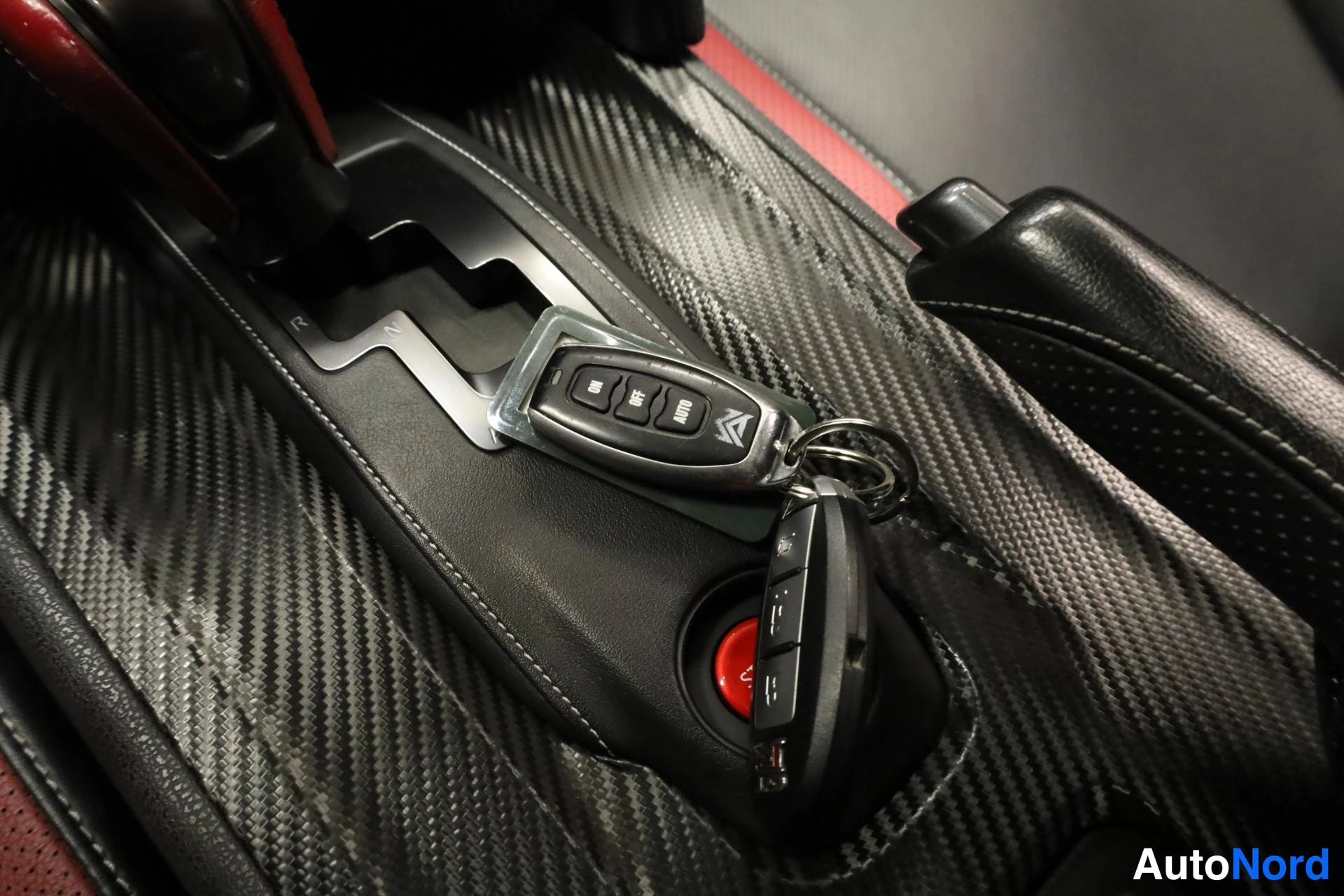 Svart Nissan GT-R 2016, detalj, bild 26