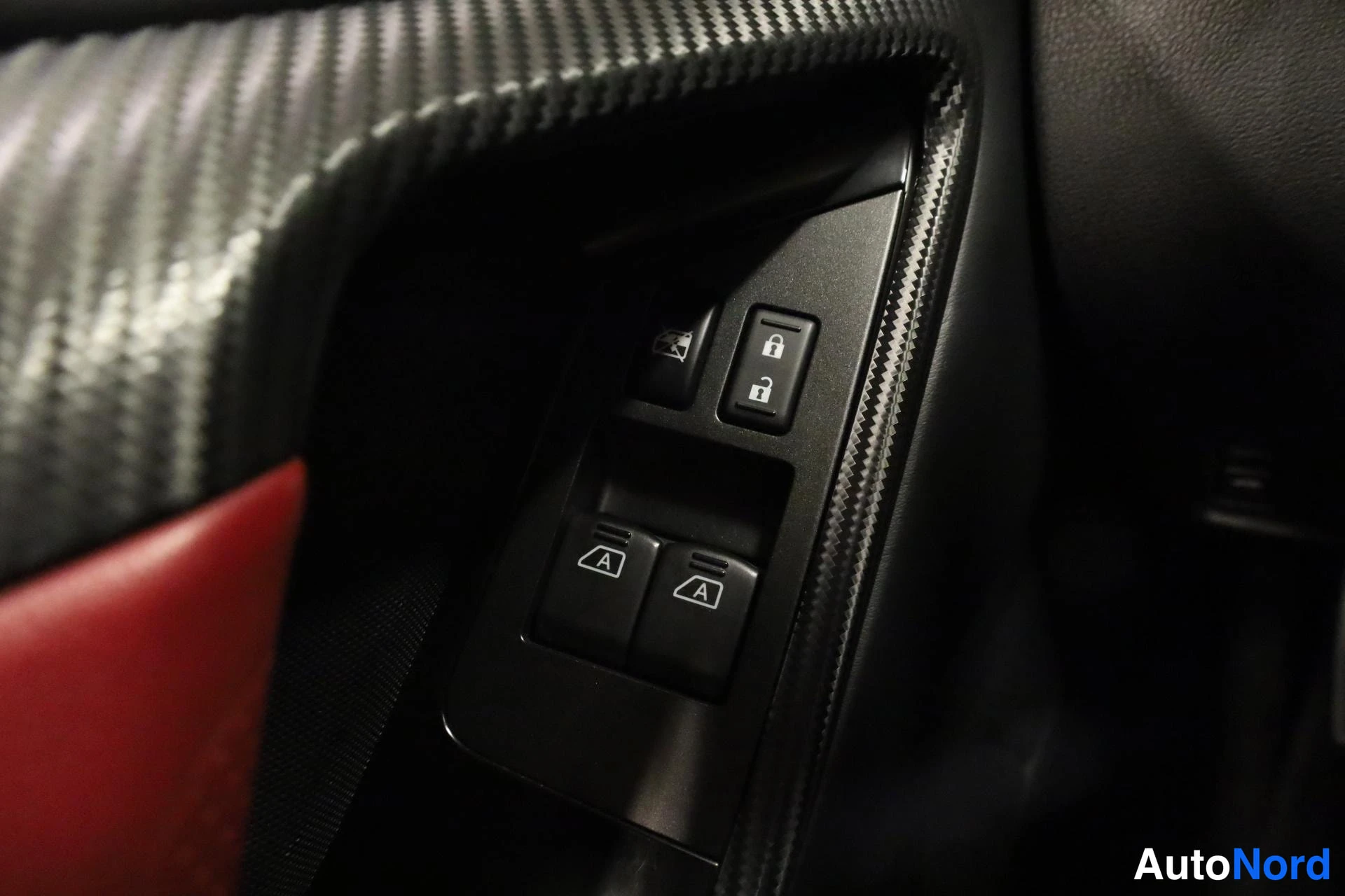Svart Nissan GT-R 2016, detalj, bild 22
