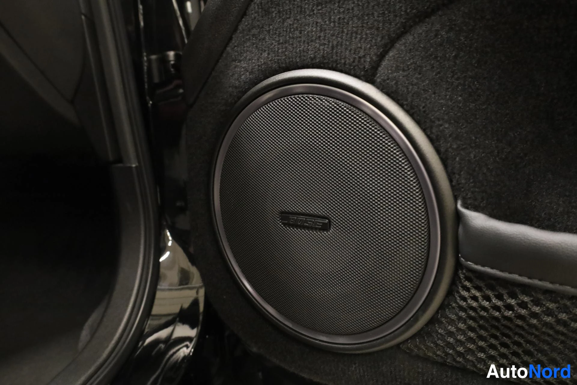 Svart Nissan GT-R 2016, detalj, bild 24