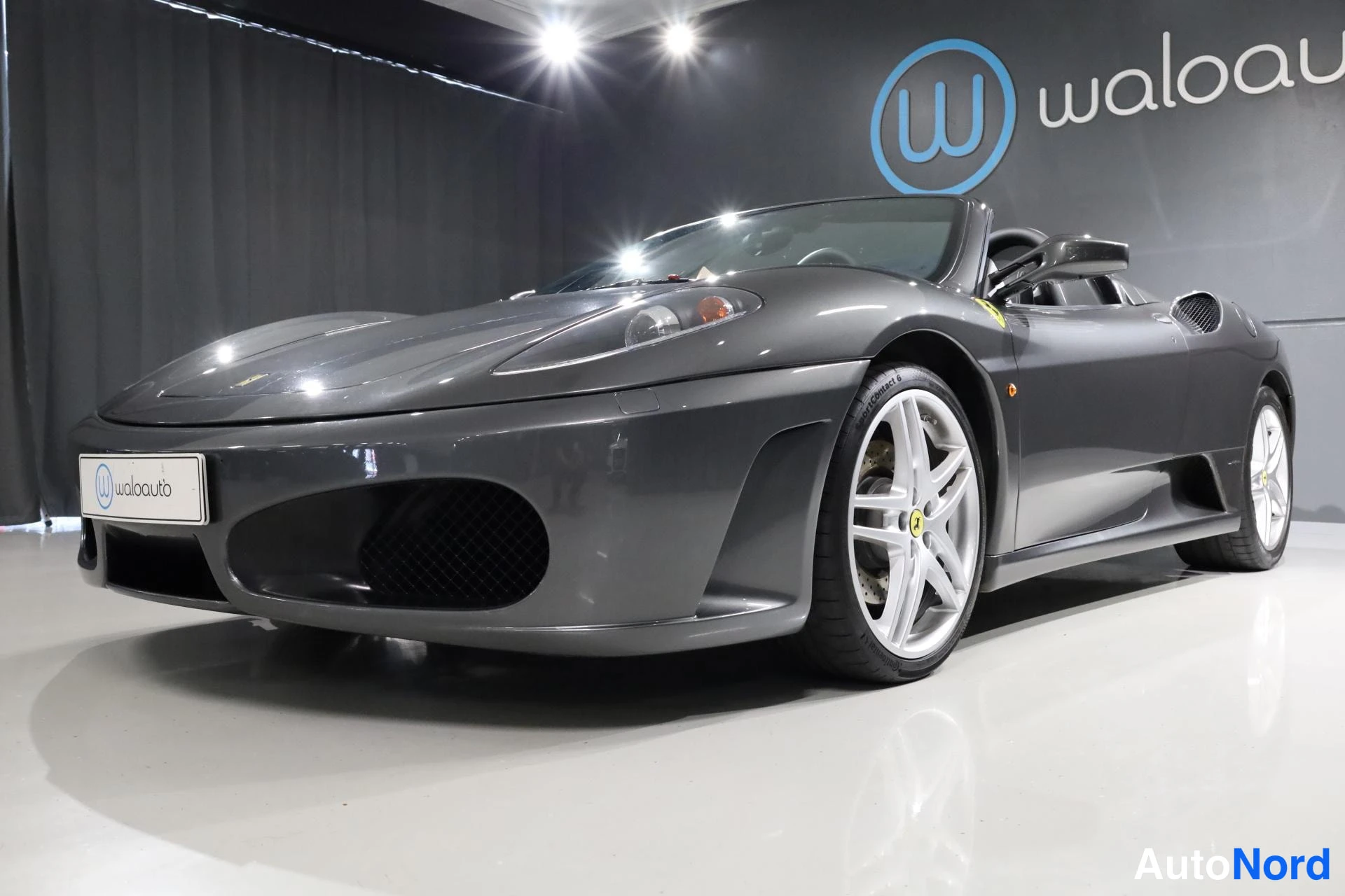 Harmaa Ferrari F430 2005, etuviisto, keula vasemmalle, kuva 2
