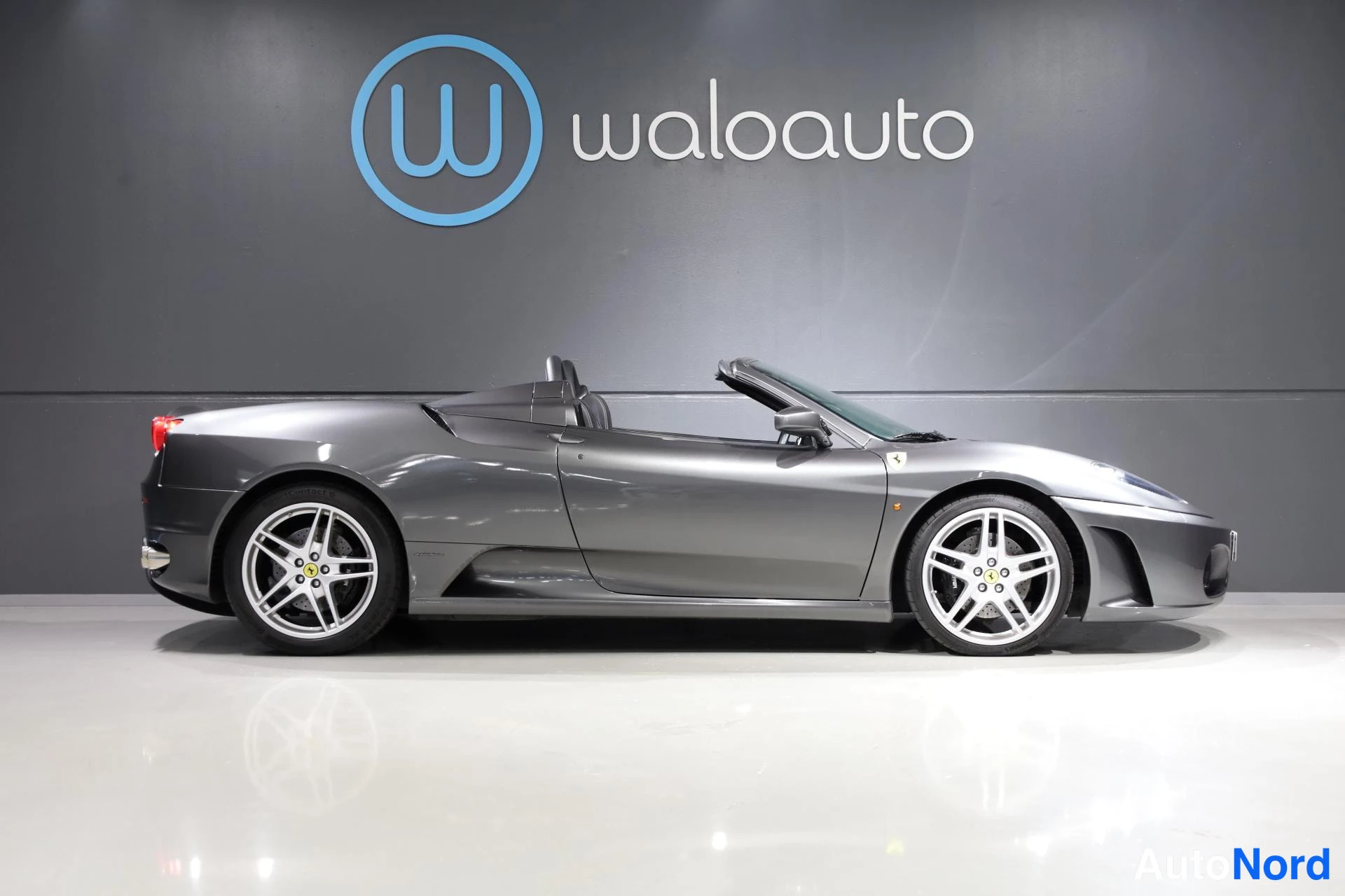 Harmaa Ferrari F430 2005, sivulta, kuva 7