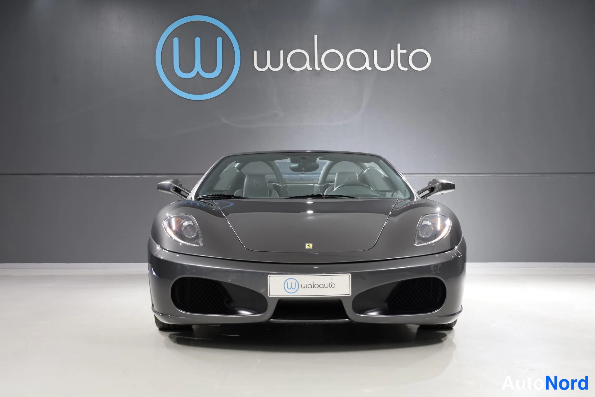 Harmaa Ferrari F430 2005, edestä, kuva 5