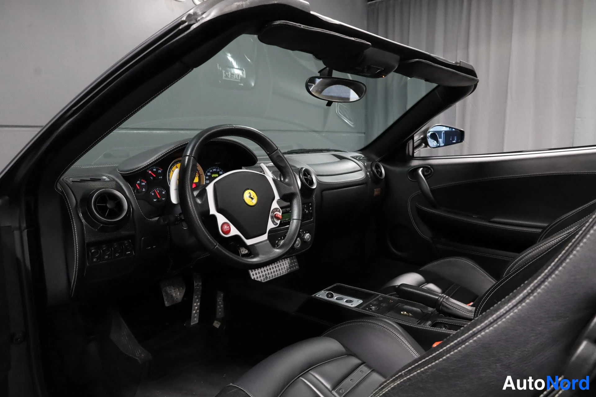 Harmaa Ferrari F430 2005, ohjaamo, kuva 12