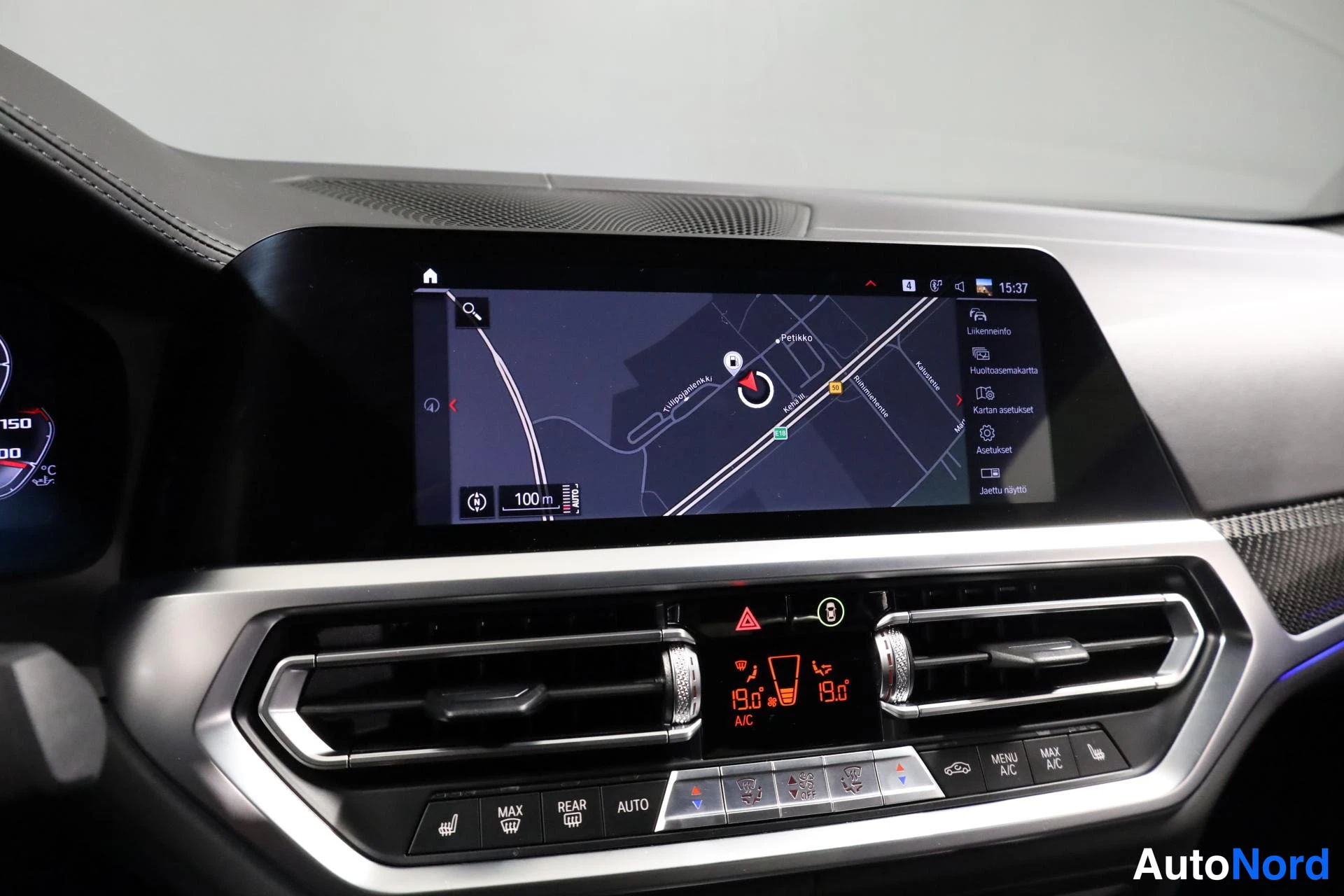 Valkoinen BMW M4 2021, yksityiskohta, kuva 26