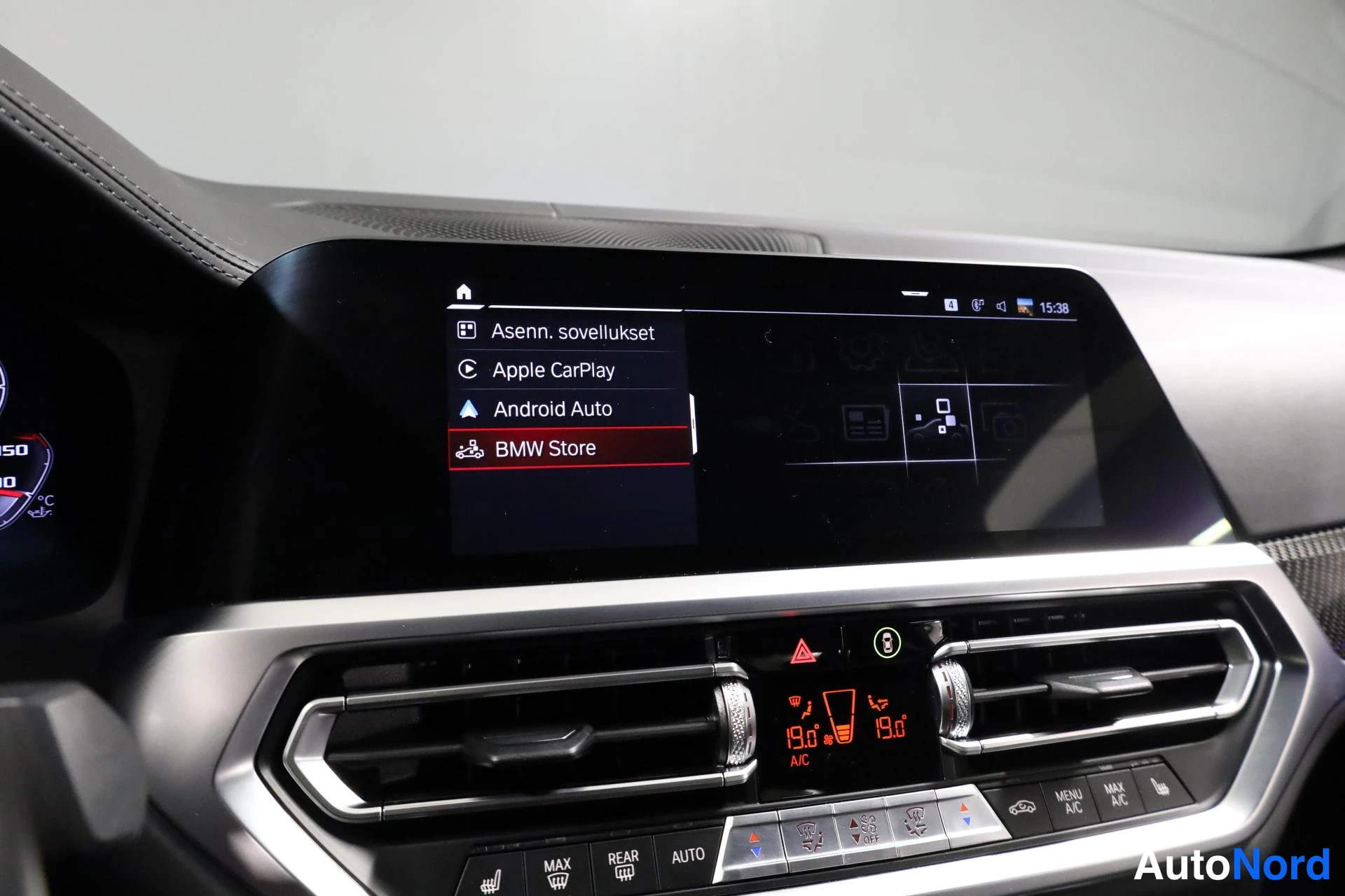 Valkoinen BMW M4 2021, yksityiskohta, kuva 29
