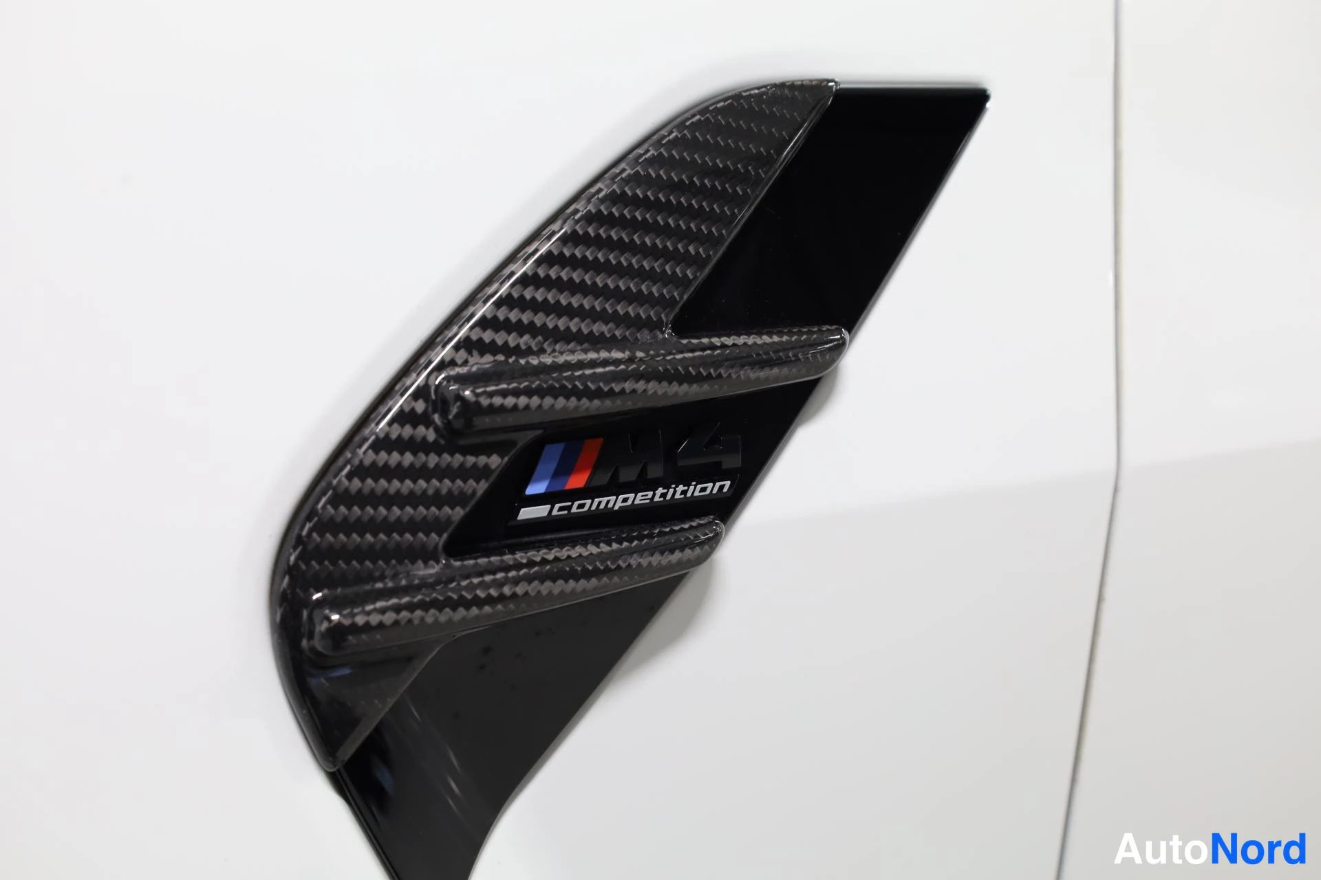 Valkoinen BMW M4 2021, yksityiskohta, kuva 35